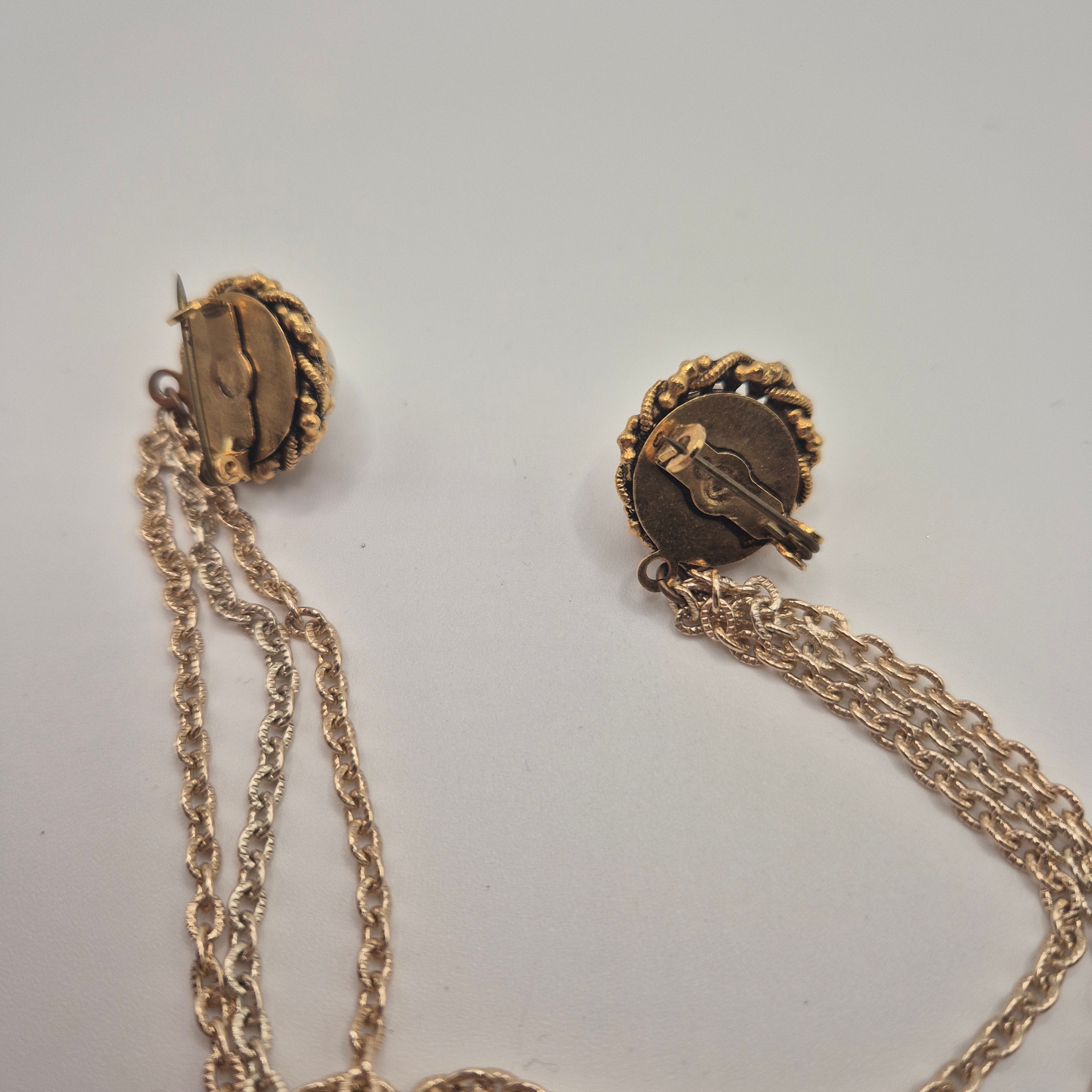 Elegante Vintage Kettenbrosche – Zeitloser Perlen-Chic für jeden Anlass