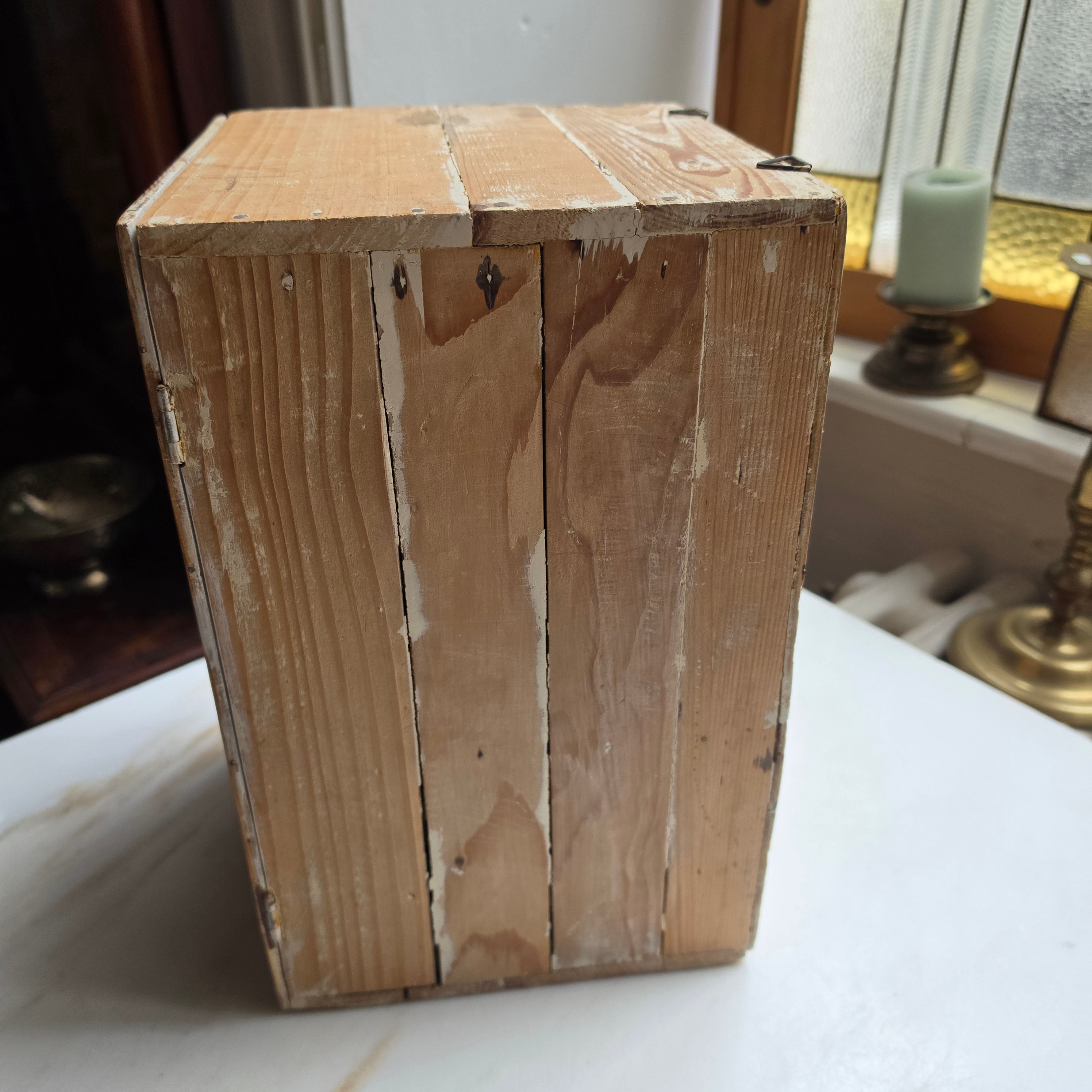Rustikale Vintage-Holzkiste mit Deckel & Innenfach – Charmanter Holzkasten im Shabby Chic - Landhausstil