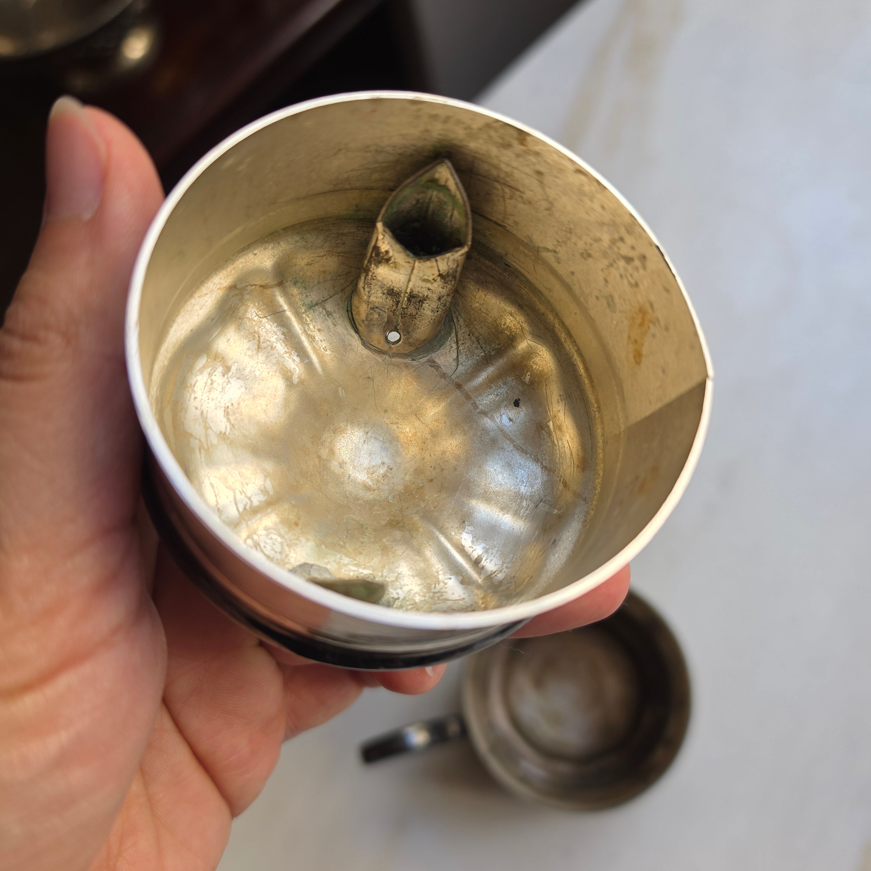 Altes versilbertes Milchkännchen Sahnekännchen Metall zum aufpolieren!