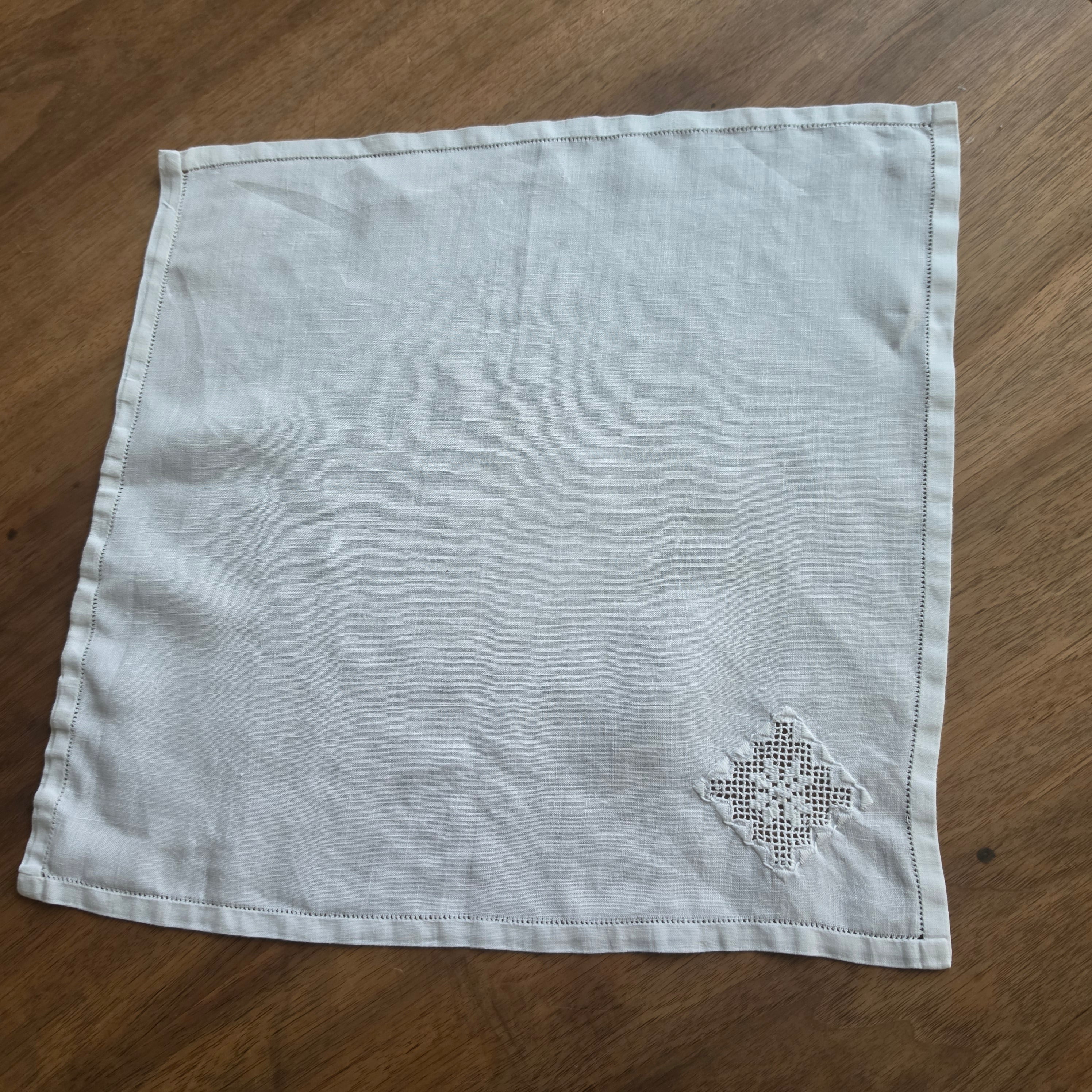 2x Vintage-Servietten Set mit feiner Hardanger-Stickerei & Hohlsaum 40x40cm