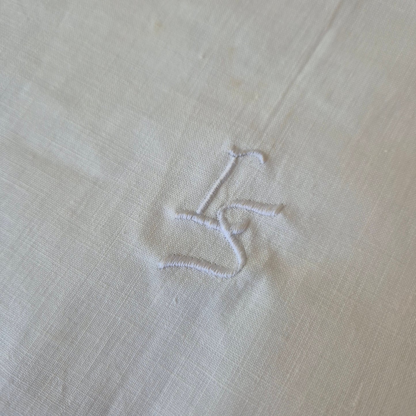 Antikes Laken Überwurf mit Knopfleiste Laubmuster mit sichtbaren Stockflecken 150x255cm Monogram L.S.