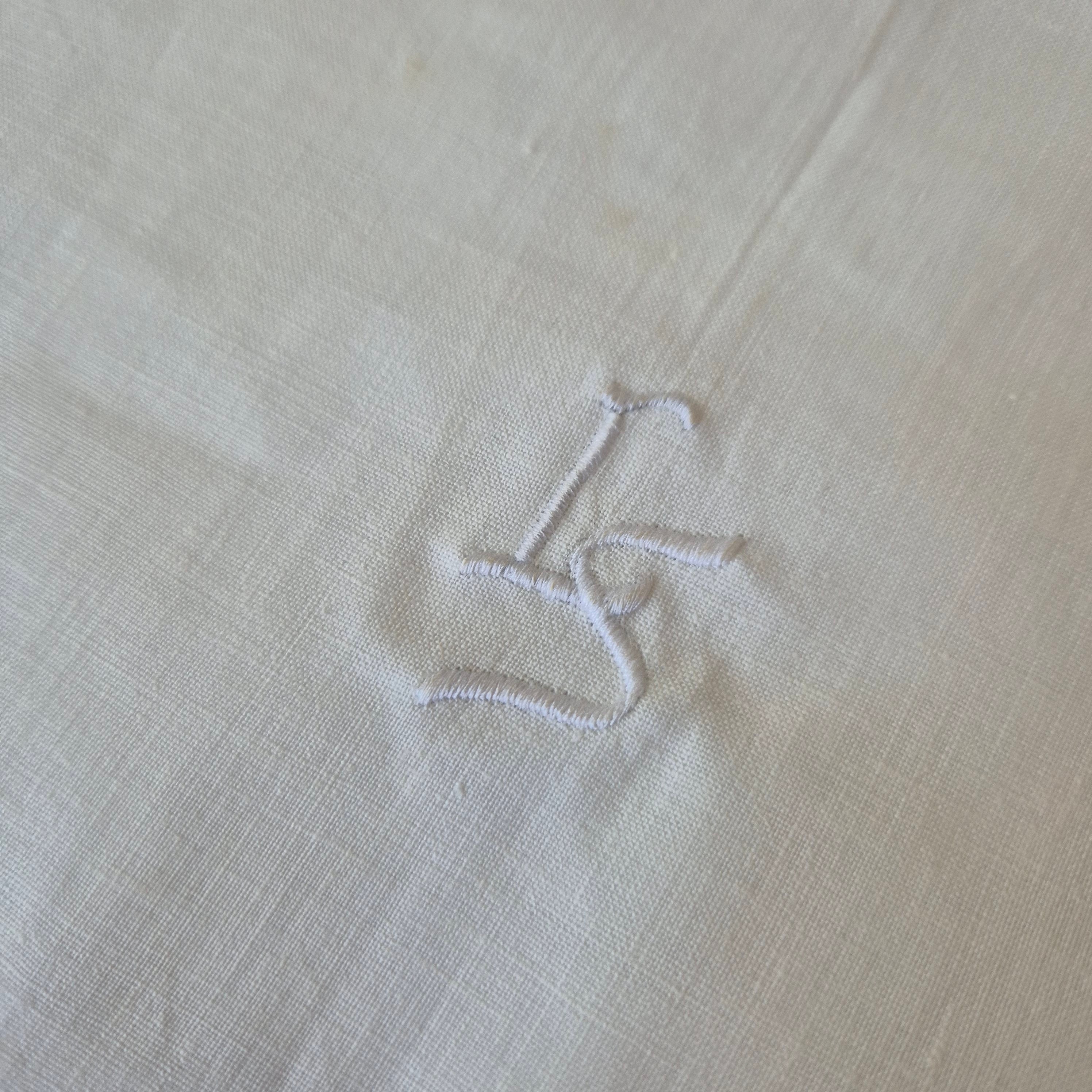 Antikes Laken Überwurf mit Knopfleiste Laubmuster mit sichtbaren Stockflecken 150x255cm Monogram L.S.