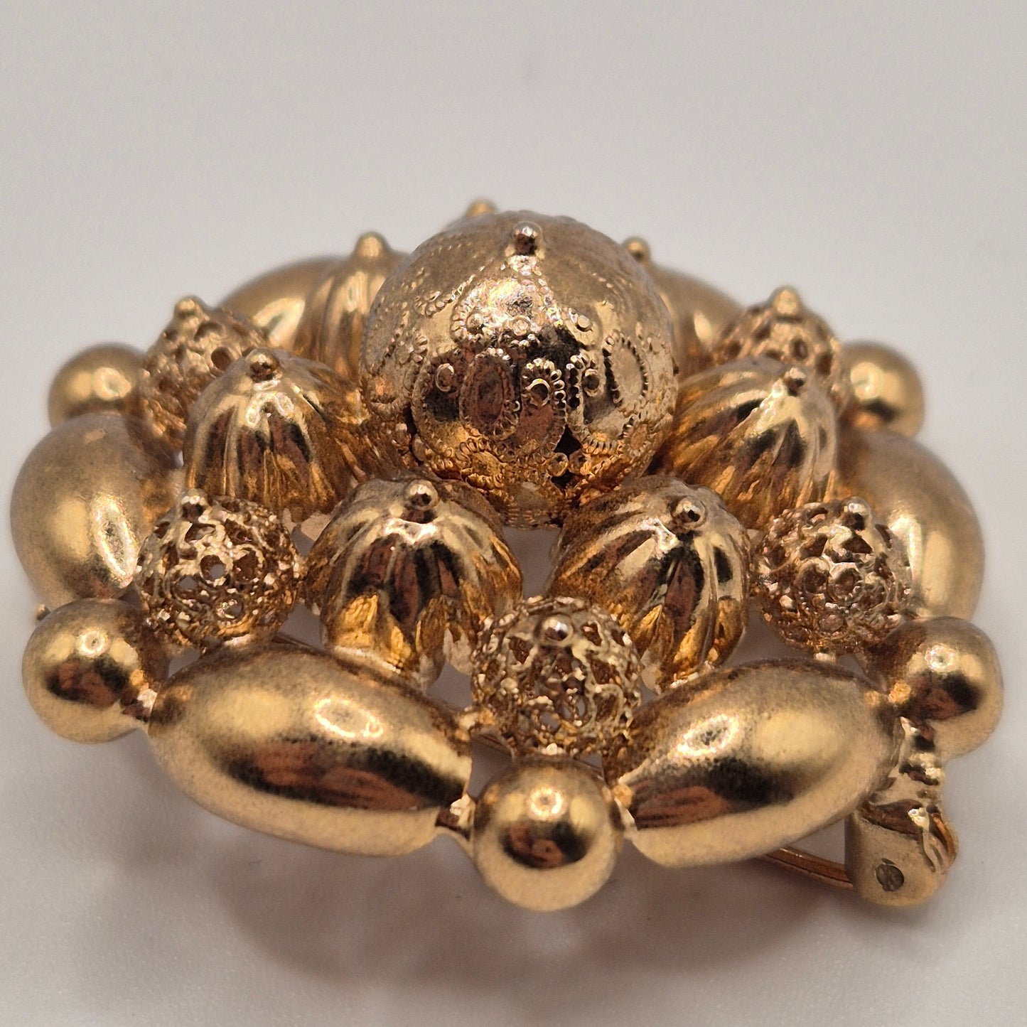 Große 60er Jahre Brosche wunderschöne Handarbeit