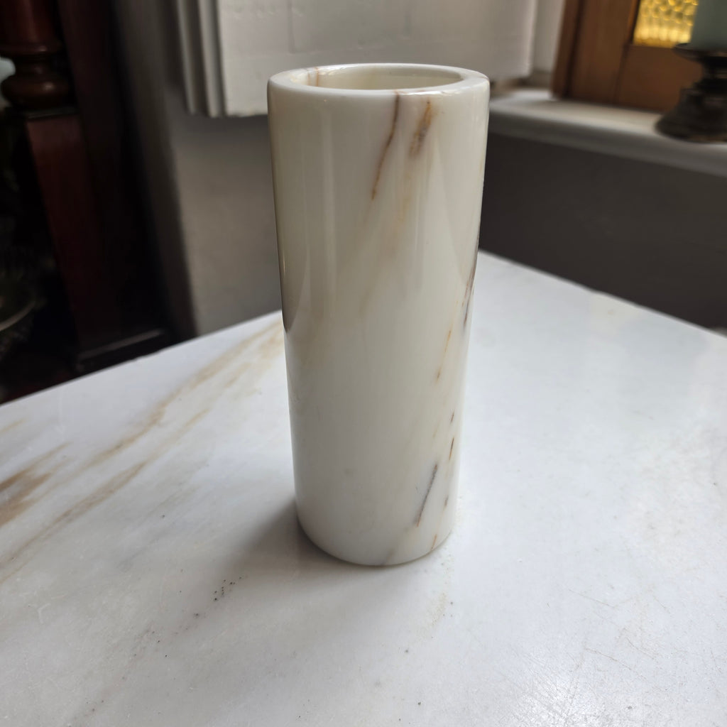 Vintage Zylinder-Vase aus massivem Marmor / Alabaster – Cremeweiß mit natürlicher Maserung