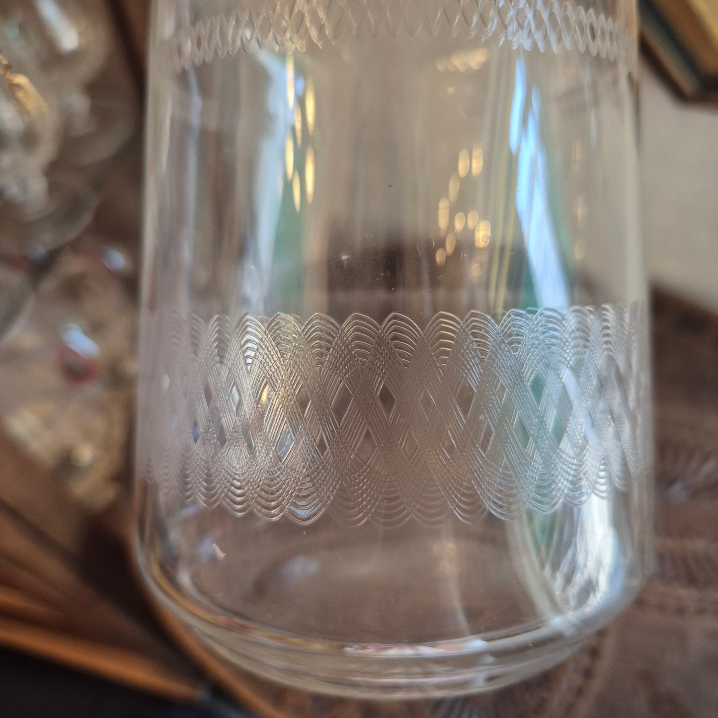 Edle Jugendstil Karaffe Glas geschliffen Muster für Wein