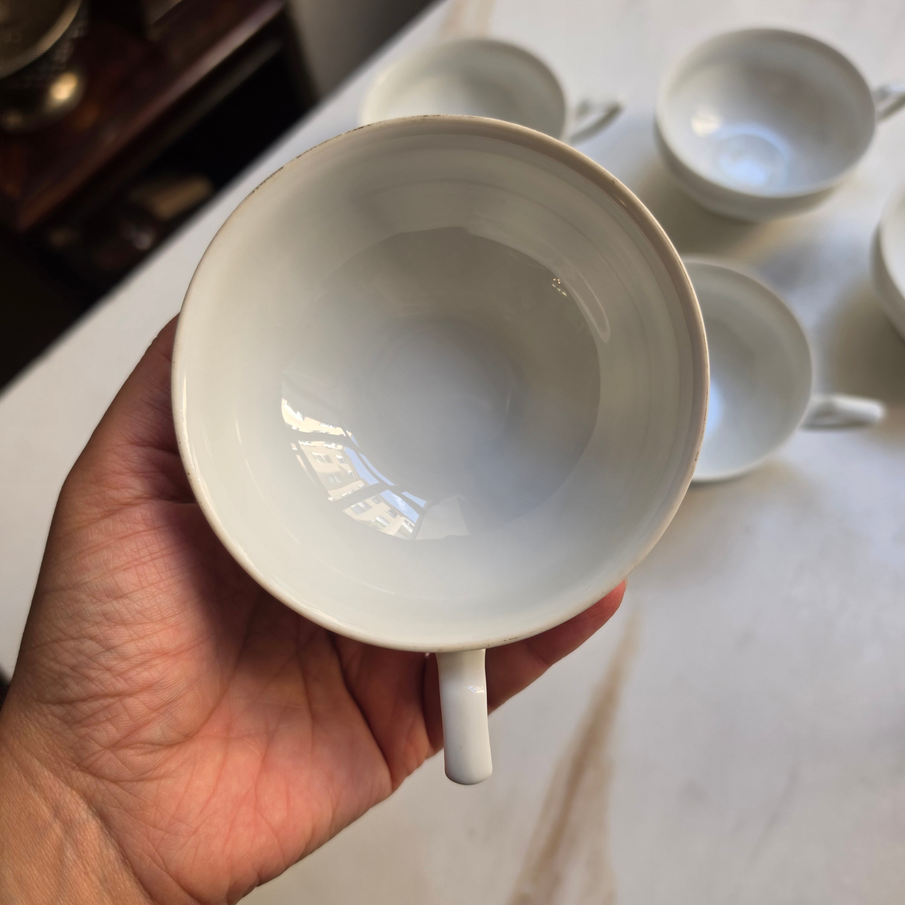 Vintage Rosenthal Porzellan Tassen Set (5-teilig) – Weißes Geschirr mit Relief-Standfuß & elegantem Henkel