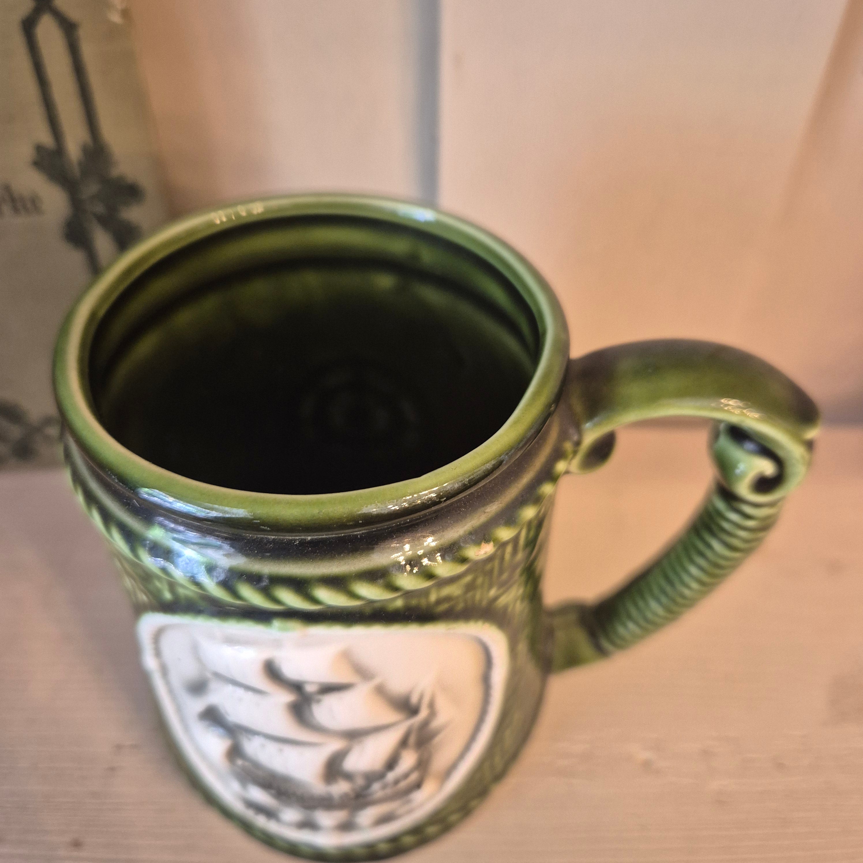 Vintage Keramik Bierkrug Grün Geschenk mit Schiff Motiv