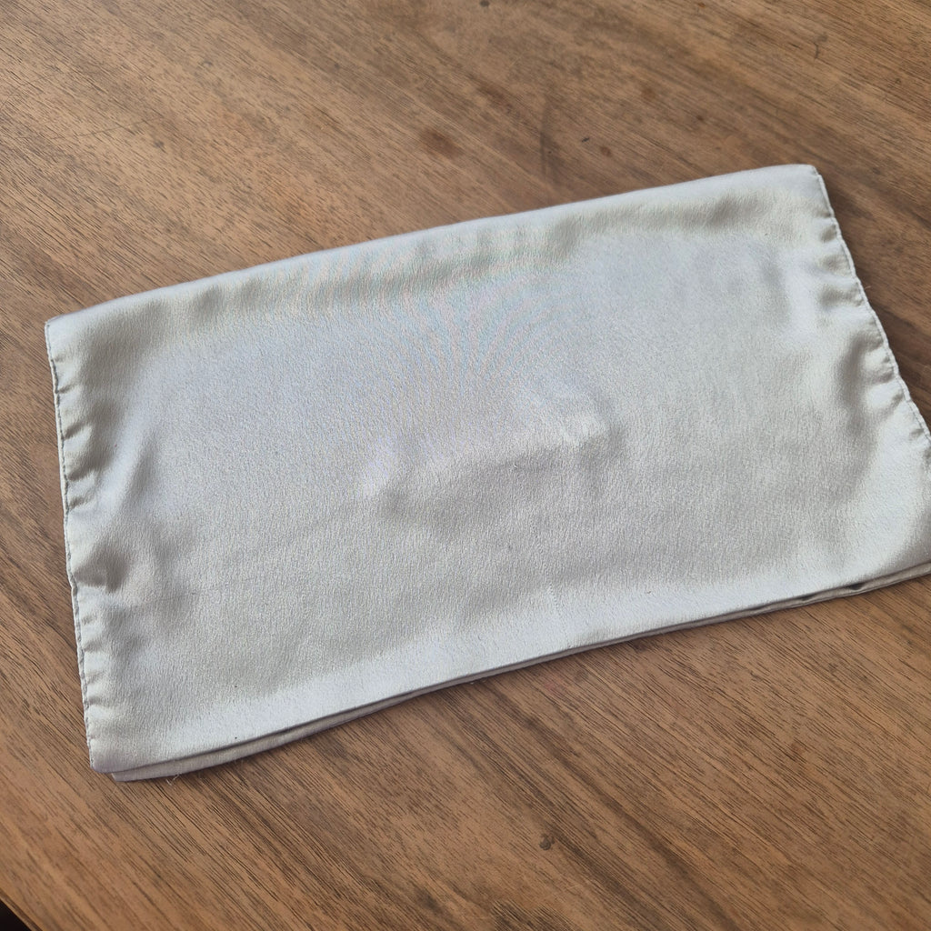 West Germany Stofftäschchen Satinoptik grau Aufbewahrung 20x35cm Tasche bestickt mit Aufschrift "Strümpfe"🤍