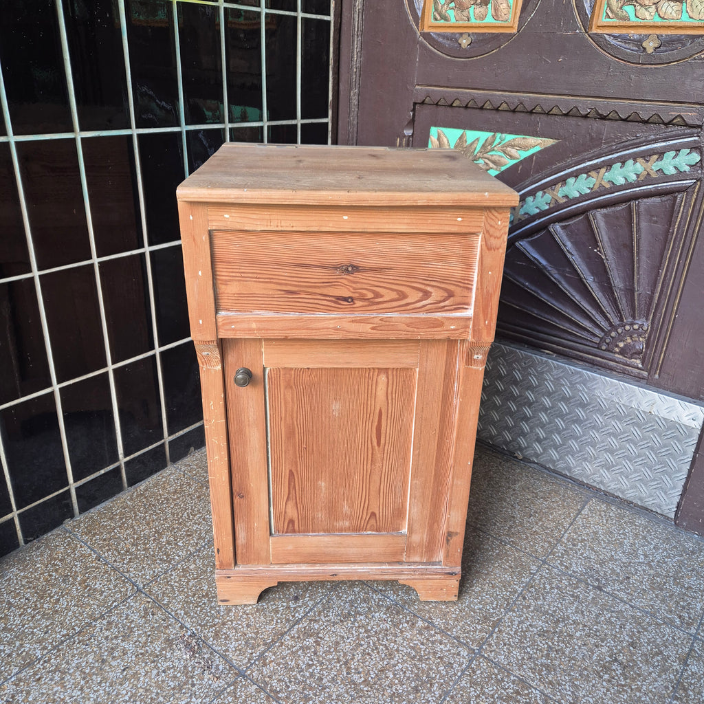 Antiker Jugendstil Nachttisch aufklappbar - Kiefernholz - restauriert