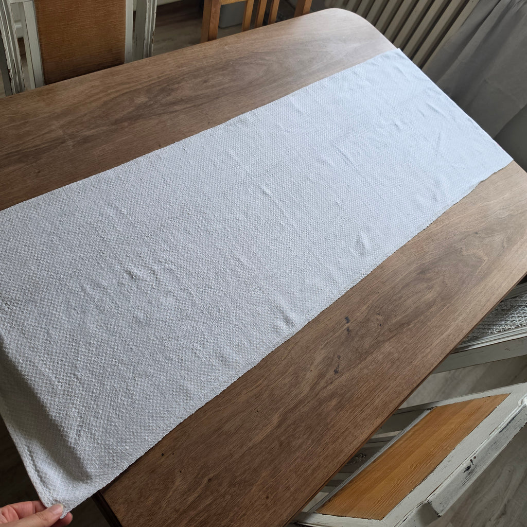 Handgewebter Vintage-Tischläufer aus Leinen mit Rosen-Monogramm 43x137cm