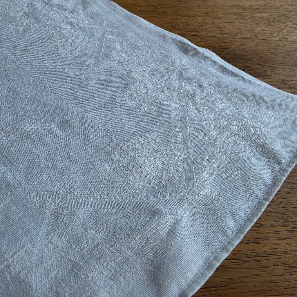 Antike Damast-Stoffserviette mit kunstvollem Monogramm „H.W.“ – Reines Leinen/Halbleinen um 1900 - 45x48cm