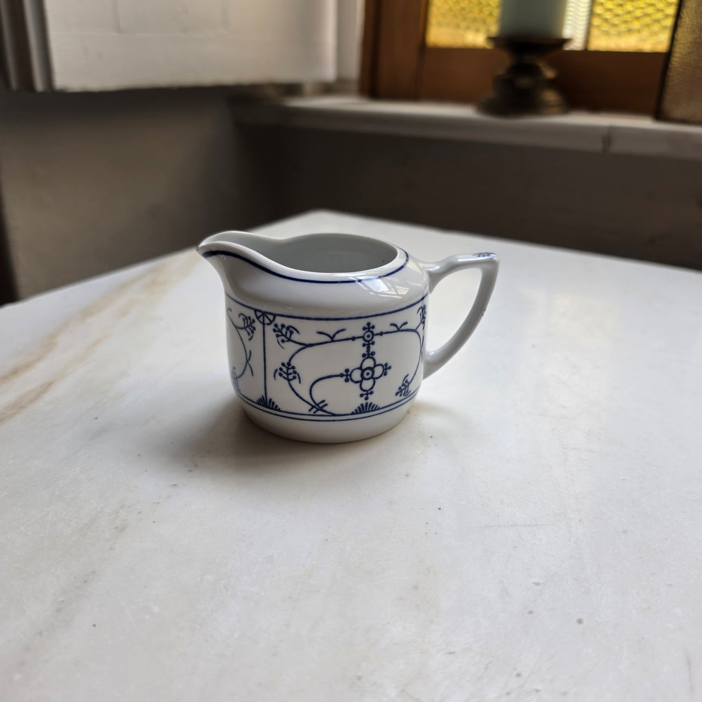 Altes Milchkännchen Sahnekännchen Blau Saks Strohblume Vintage DDR