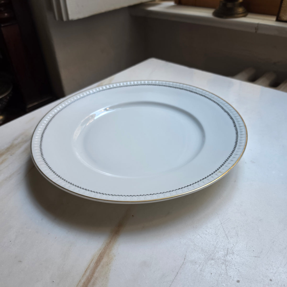 Großer Vintage Silesia Porzellanteller zum Servieren weiß flach