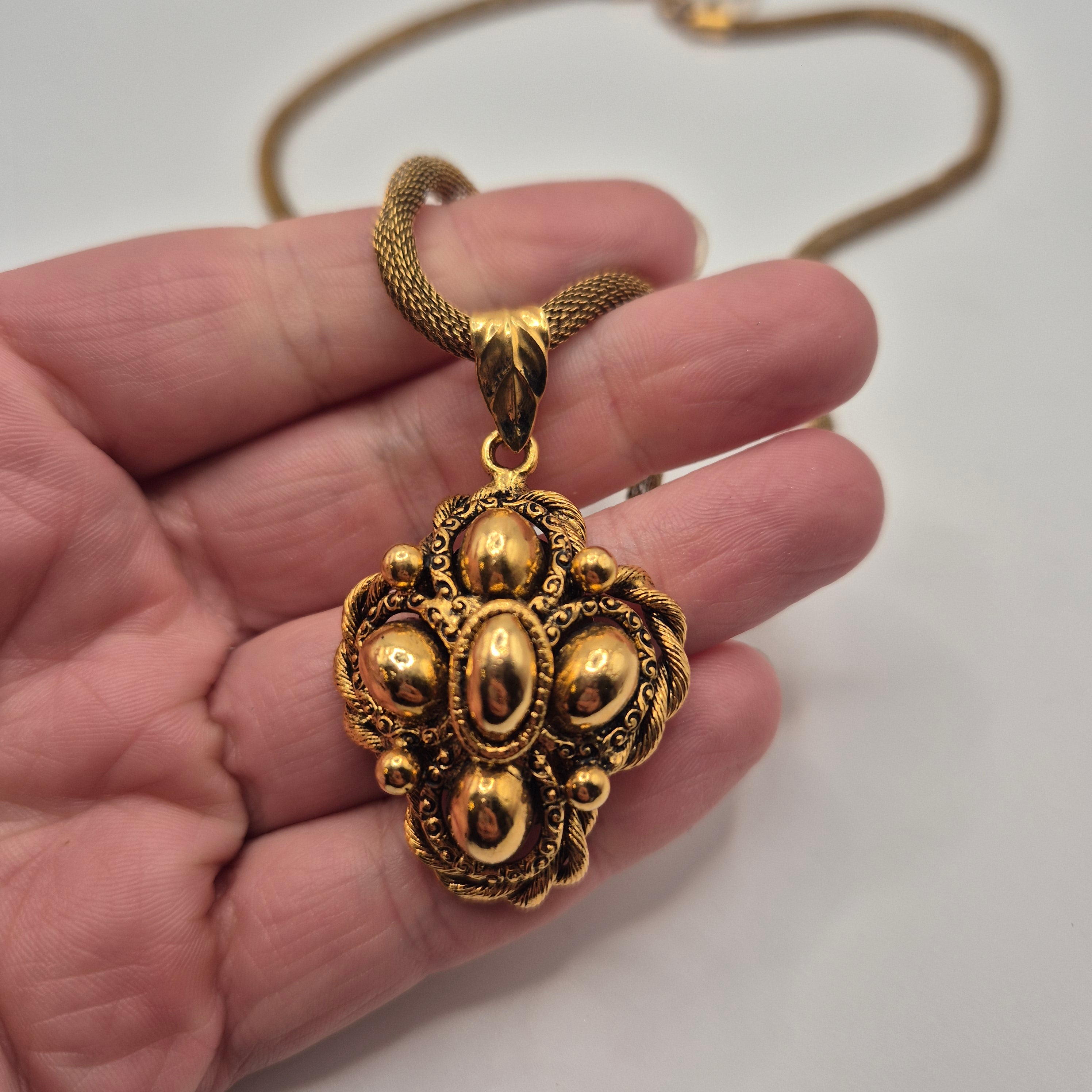 Vintage Halskette mit Anhänger edel Unikat Handmade 80er Jahre goldfarebnd Traubenform