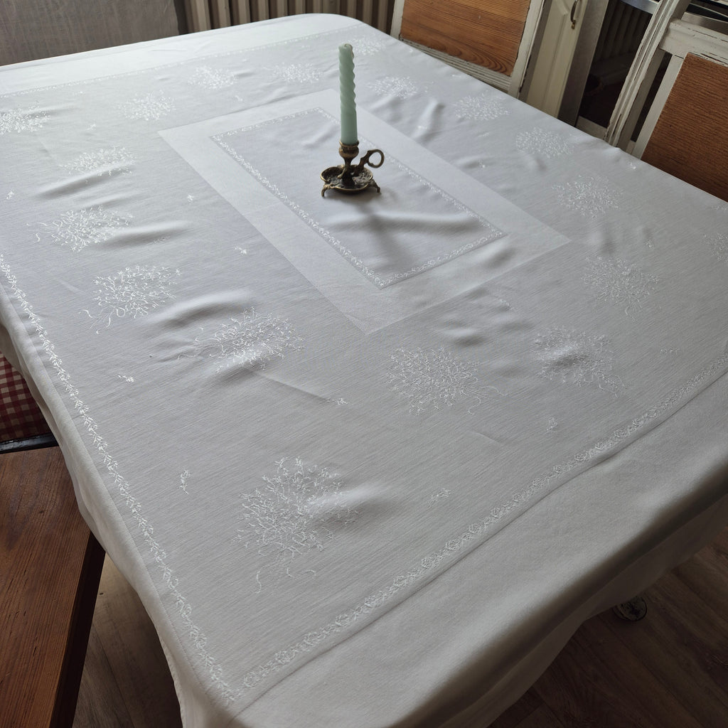 Tischdecke Damast weiß 143x120cm Tafel Königlich wunderschön! (zwei kleine Stockflecken) 🤍
