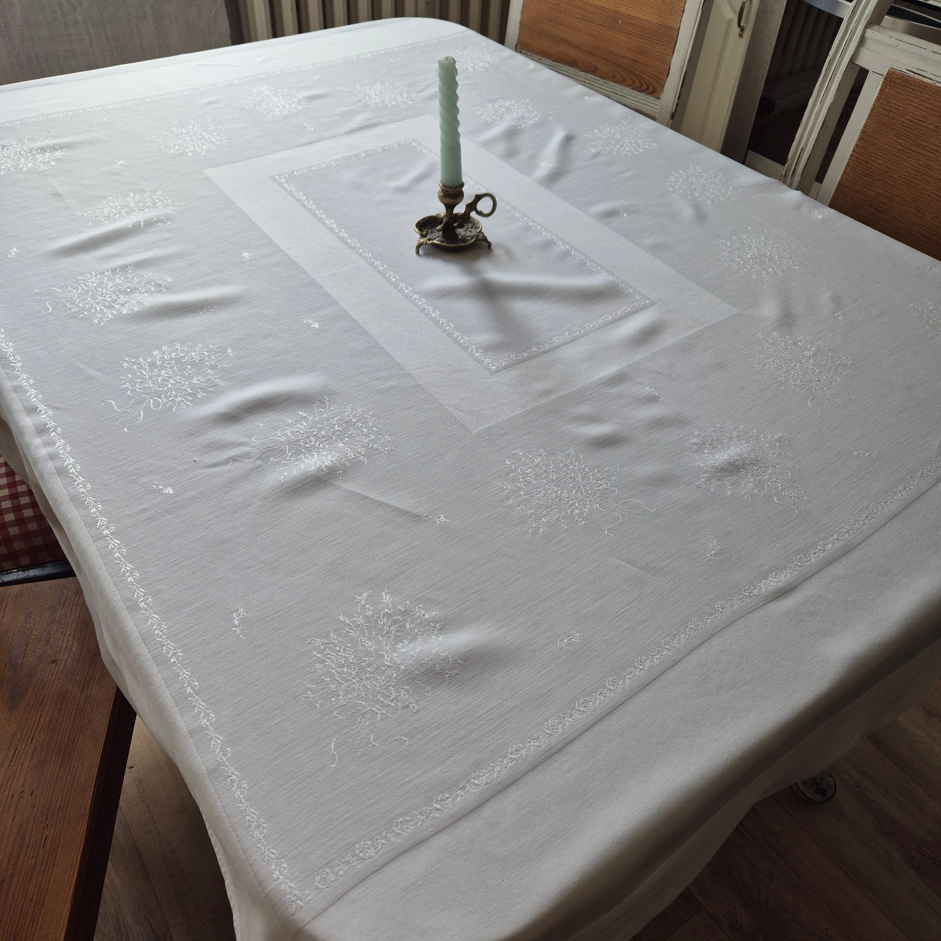 Tischdecke Damast weiß 143x120cm Tafel Königlich wunderschön! (zwei kleine Stockflecken) 🤍