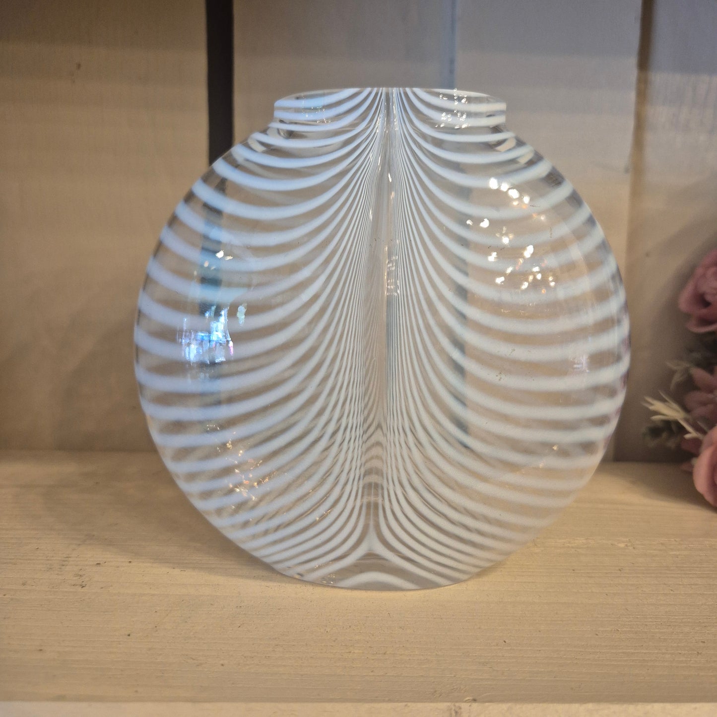Vintage Kunstvase transparent mit weißen Streifen Glaskunst wie Costa boda?