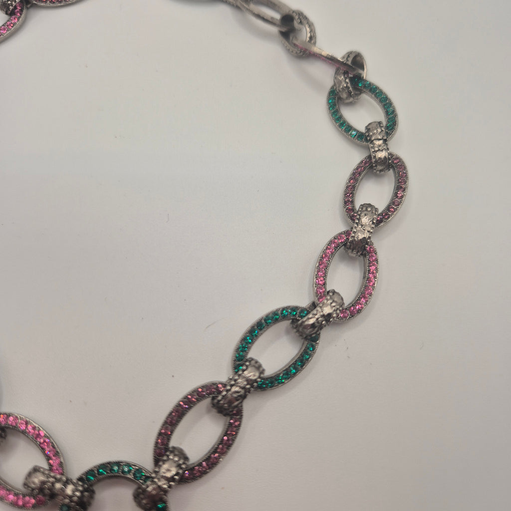 Extravagante Vintage-Halskette im Barock-Stil – Statement-Piece mit dunklem Glas Amethyst & bunten Akzenten