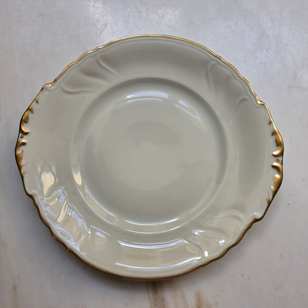 Antiker C.T. Tielsch-Altwasser Porzellanteller mit Goldrand & Relief