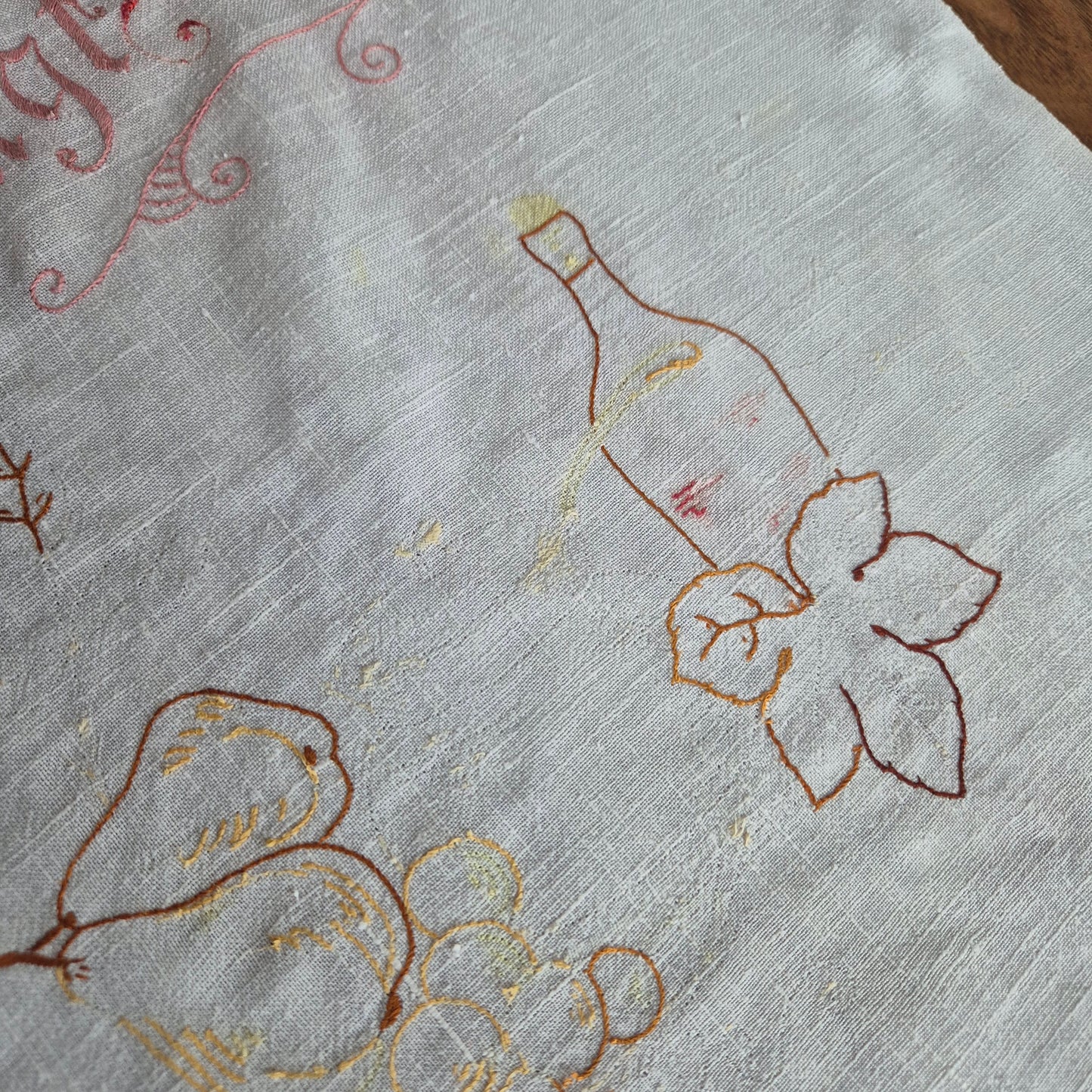 Altes Überhandtuch rot weiß verwaschen handmade 59x130cm "Sich regen bringt Segen"