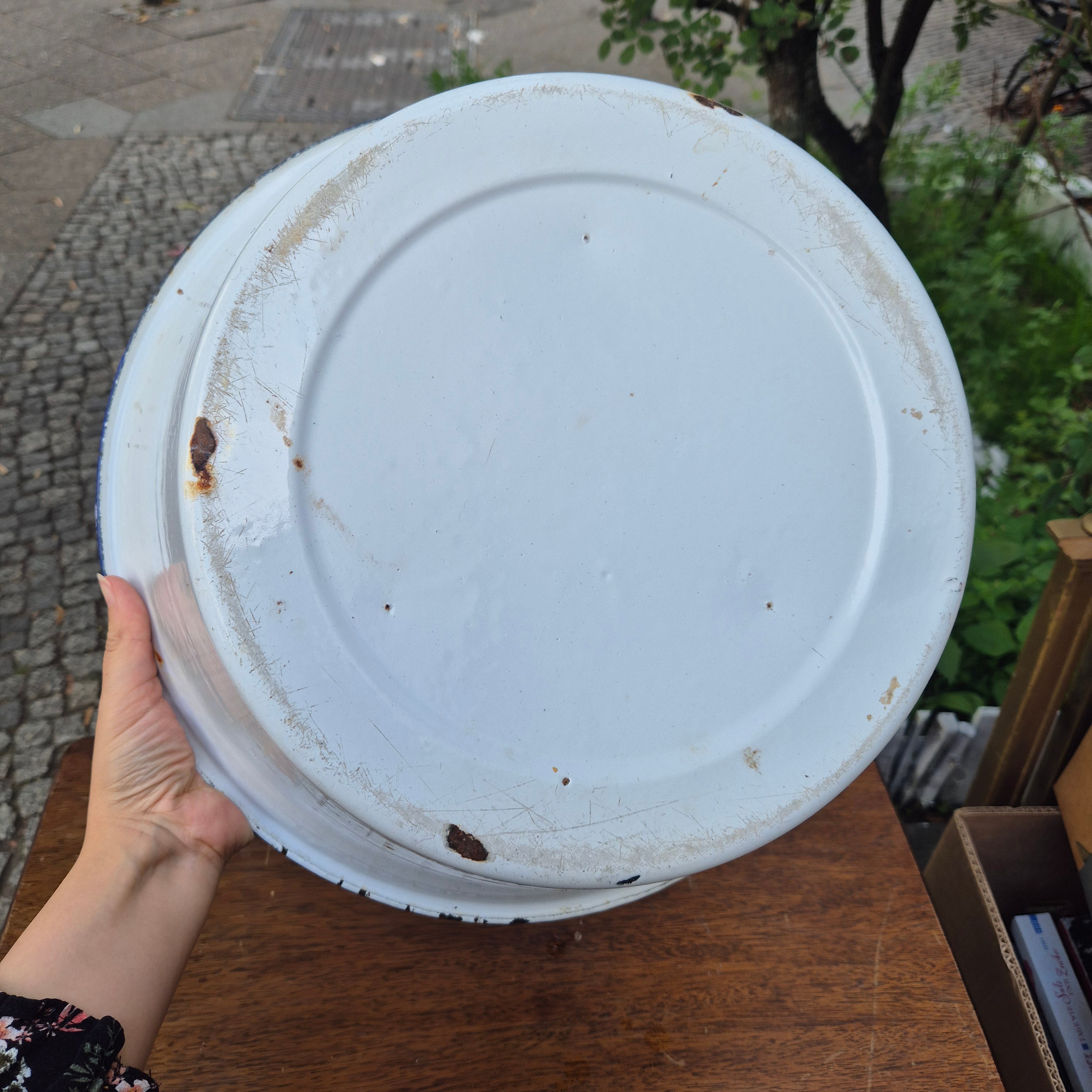 Große alte Waschschüssel Emaille weiß blau
