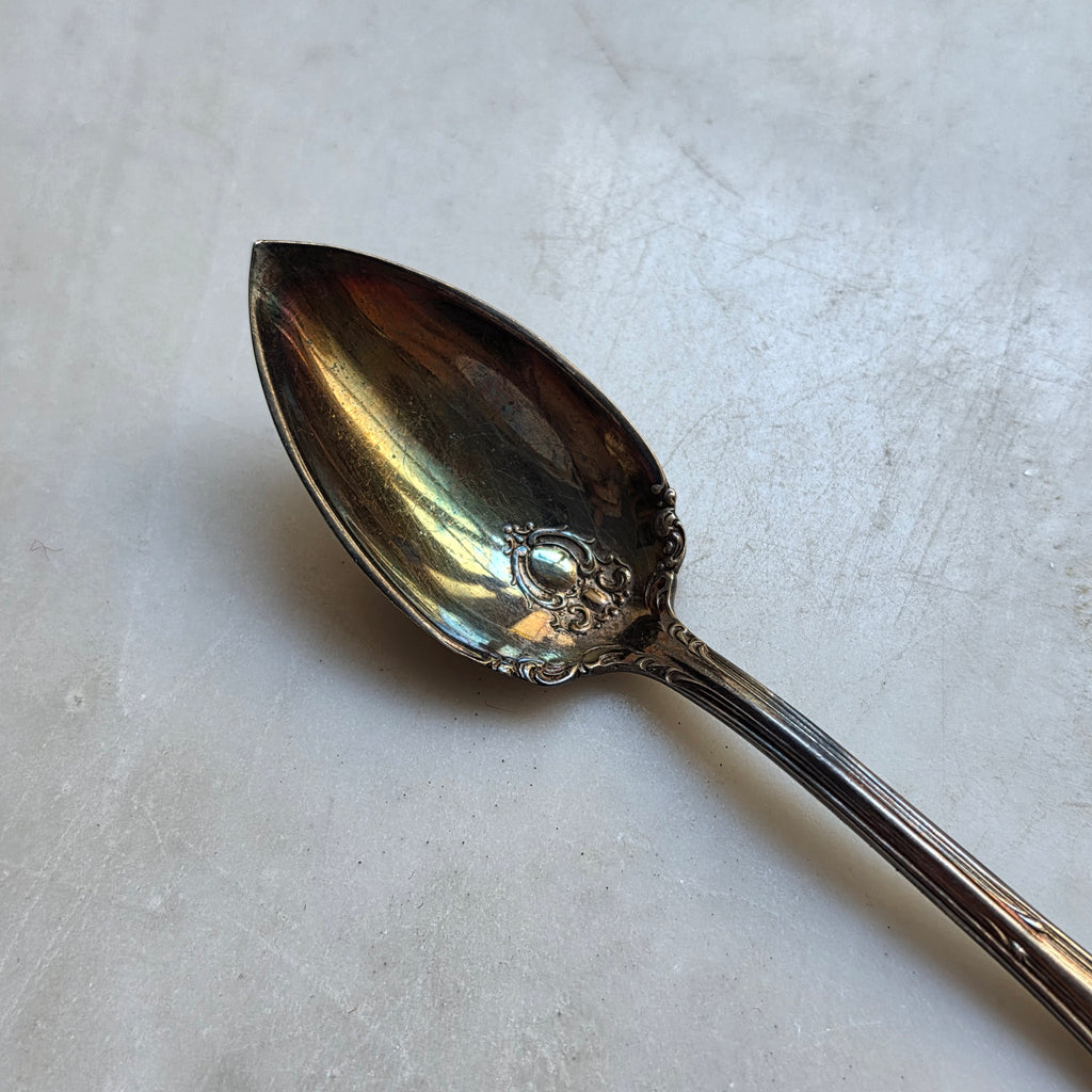 Vintage Silberlöffel mit Spitze & Rokoko-Ornamenten – Niagara Falls Silver Co.