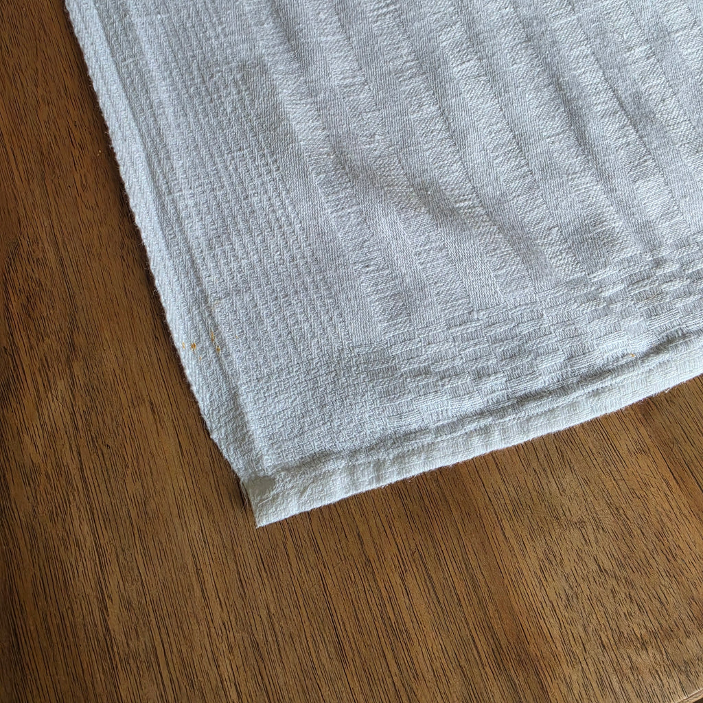 Vintage Leinen-Küchentuch mit rotem Monogramm "P M" - 50x100cm