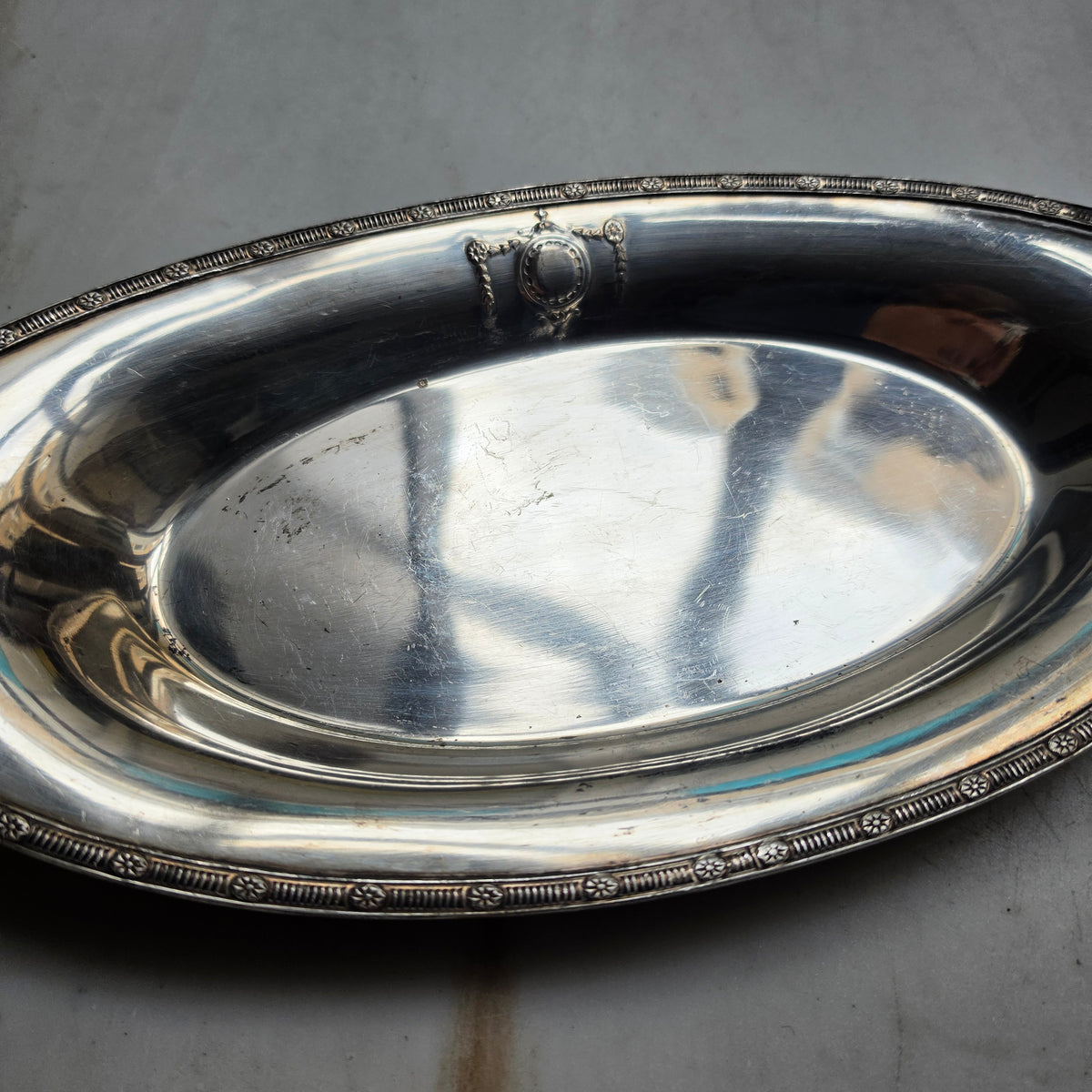 Vintage Servierschale „Sheffield Reproduction“ (Modell 164) – Versilberte Oval-Anrichteschale