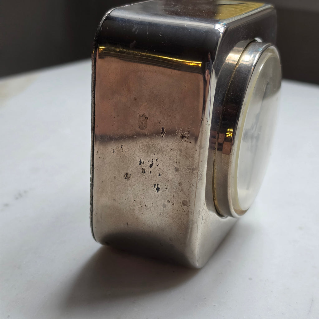 Vintage-Stil Tischuhr im Silber-Look – Klassischer Quartz-Wecker 80er Jahre