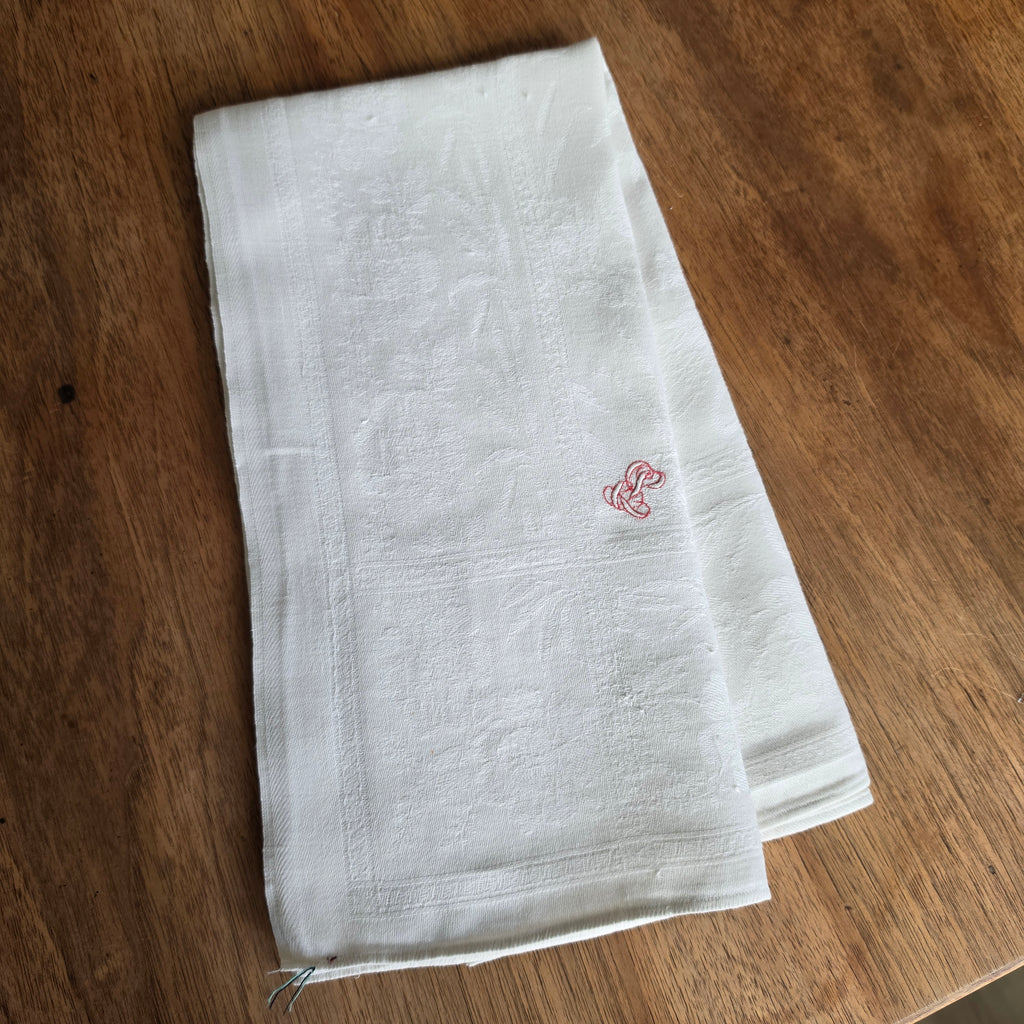 Edle Damast-Serviette / Mitteldecke mit Schwanen-Motiv & rotem Monogramm – Handarbeit um 1900 - 64x64cm
