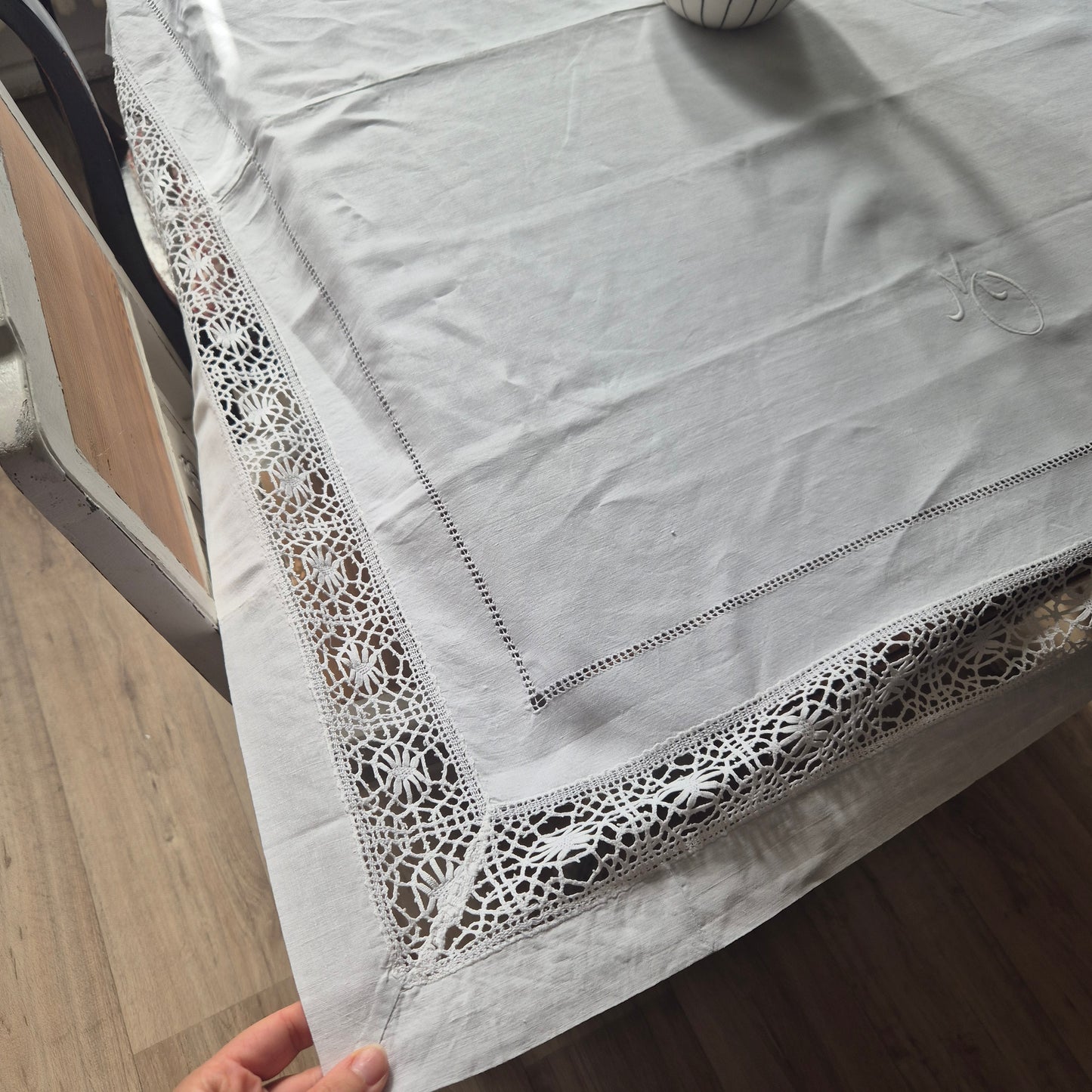 Antike Tischwäsche Leinen/Baumwolle Spitze weiß 120x140cm Tafel Königlich wunderschön! Monogramm M.O. ein Fleck 🤍