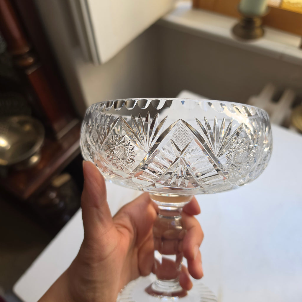 Antike Bleikristall Fußschale mit Brillantschliff - Elegante Kristallschale auf Standfuß