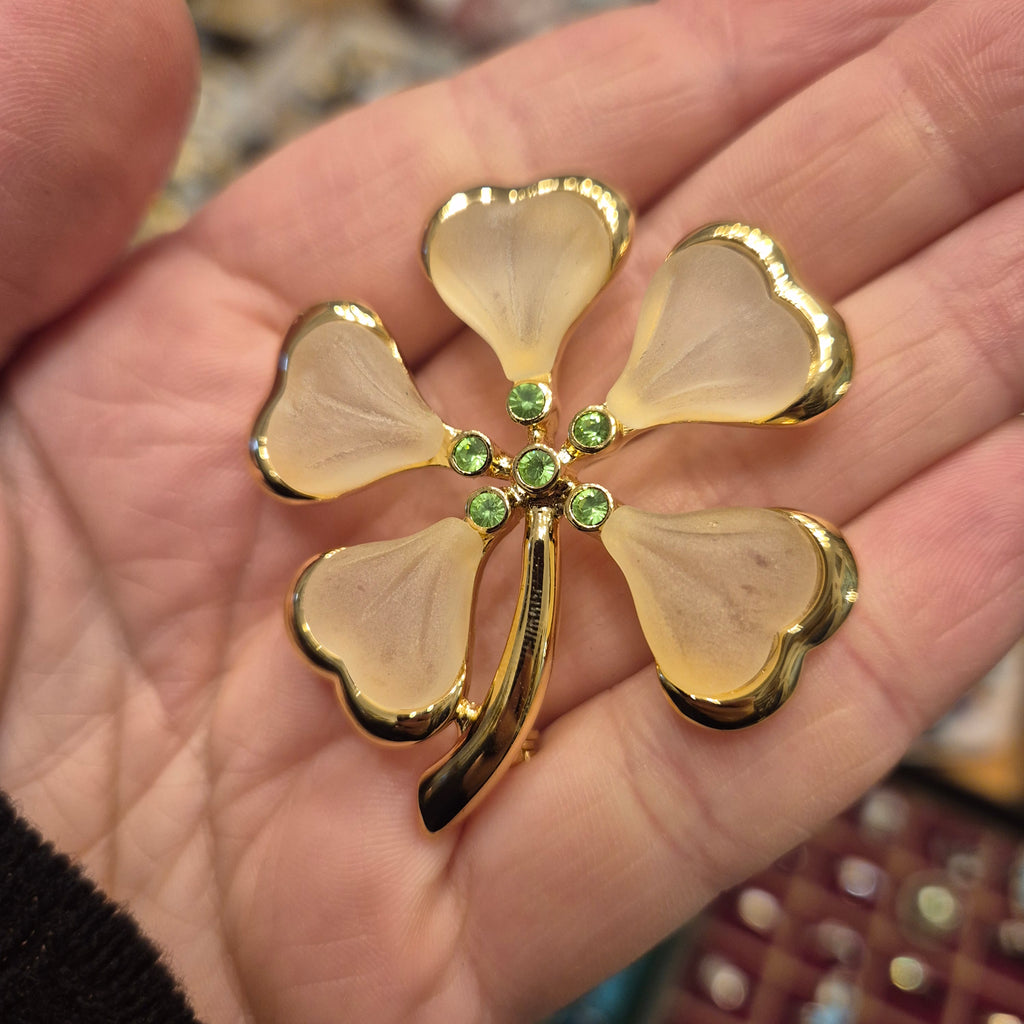 Große Statement Brosche / Kleeblatt Modeschmuck