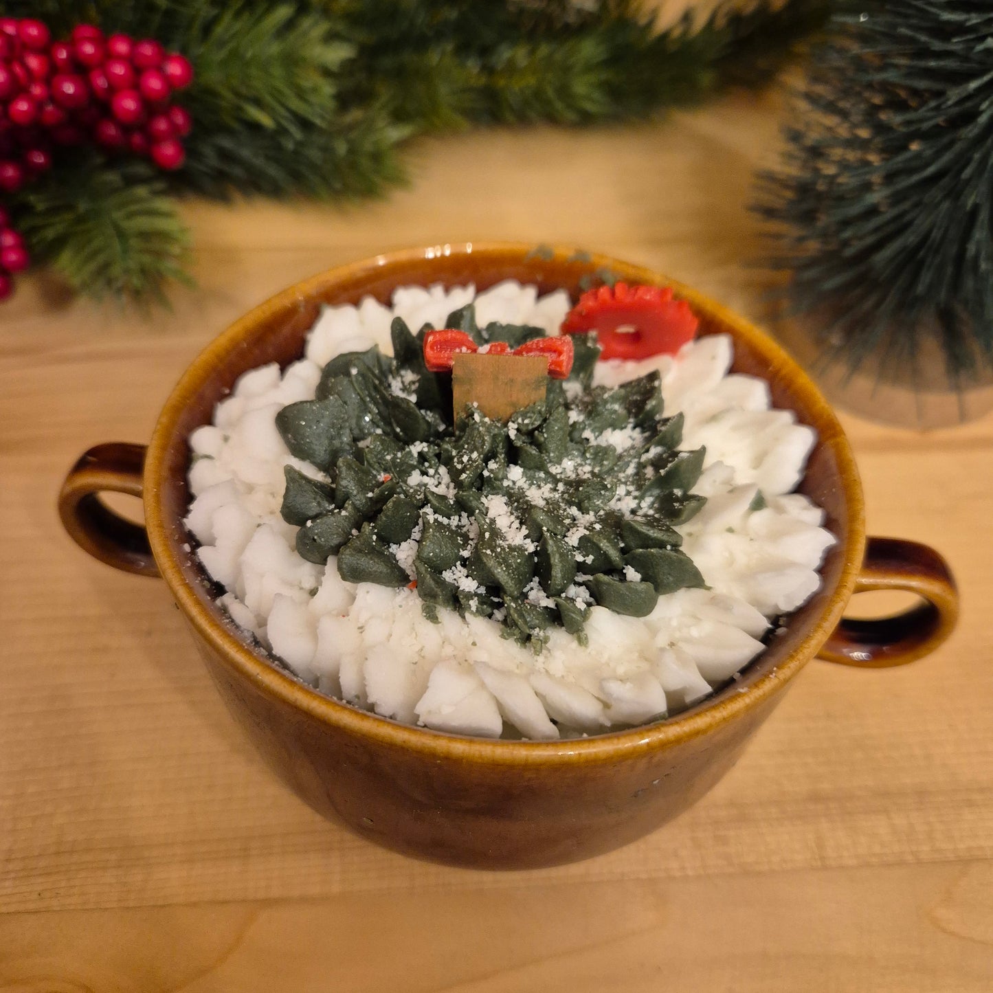 Handgemachte Sojawachskerze Weihnachtesgeschenk Sahne Dessert in Antiker Keramik Suppentasse GDR