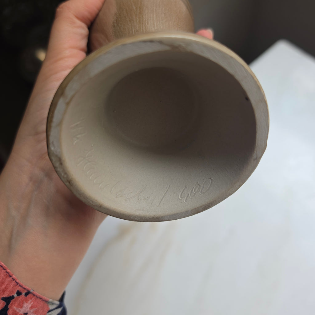 Handgemachte Vintage-Keramikvase mit blauer Ritzdekor-Malerei - Bier