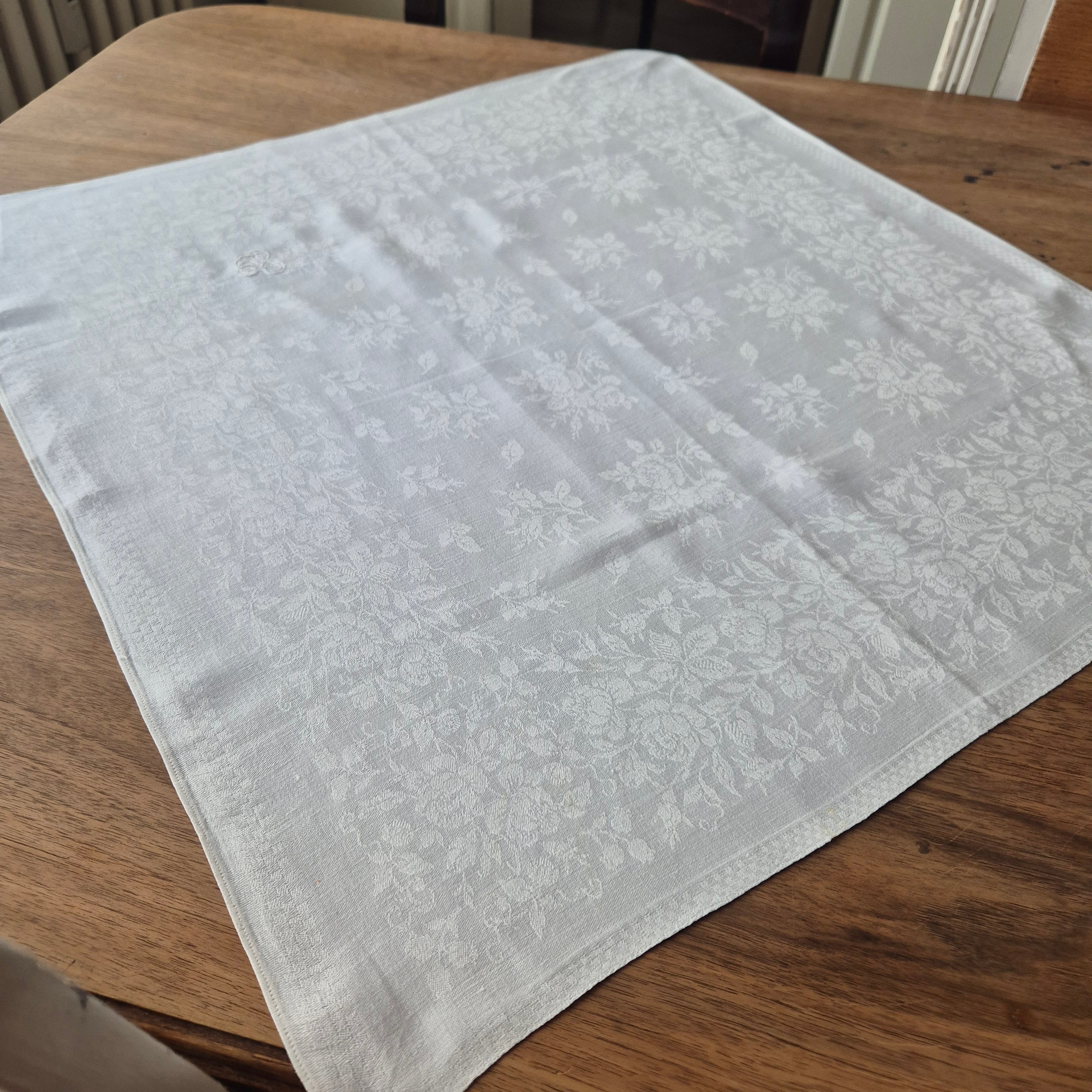 Antike Jugendstil Serviette / Mitteldecke mit Monogramm C.A