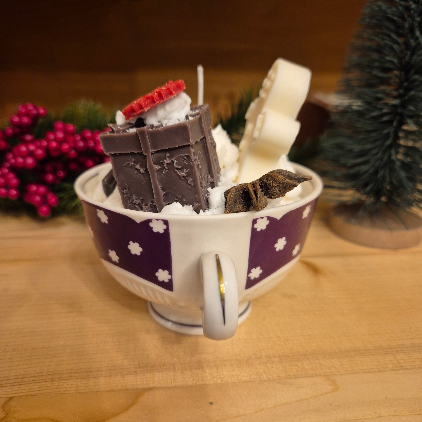 Handgemachte Sojawachskerze Weihnachtesgeschenk Sahne Lebkuchen Dessert in Antiker Porzellan Tasse GDR