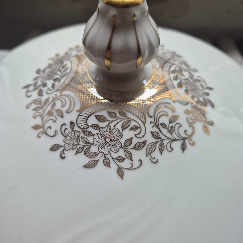 Alte große Suppenterrine mit Deckel Vintage Bavaria Porzellan elfenbein gold