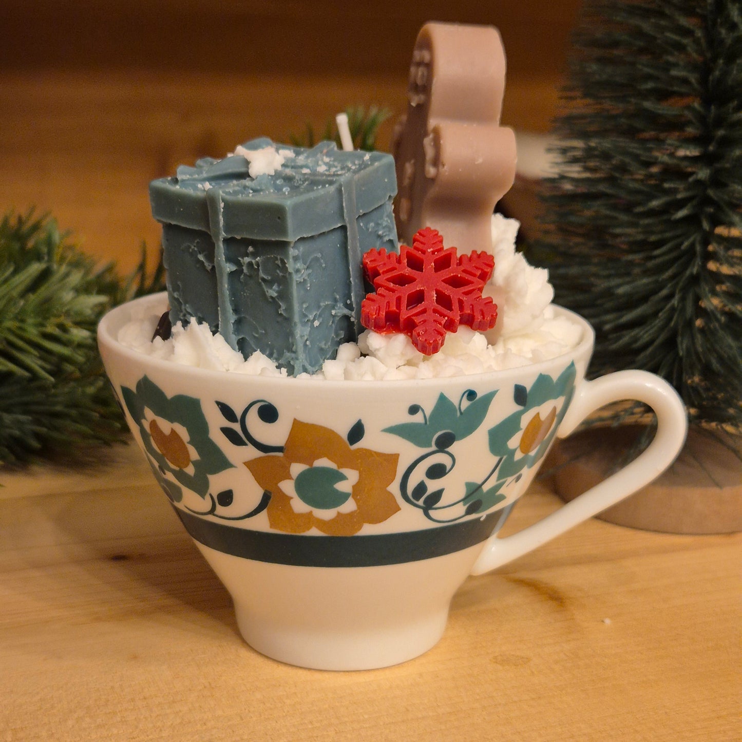 Handgemachte Sojawachskerze Weihnachtesgeschenk Sahne Lebkuchen Dessert in Antiker Porzellan Tasse Lettin DDR