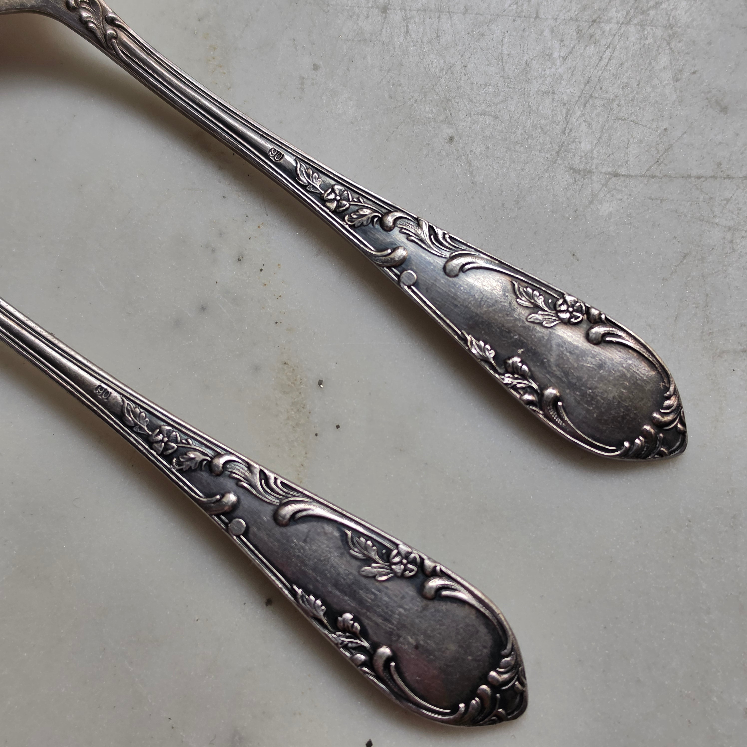 Vintage Kuchengabeln Set 2-teilig – Versilbert (90er Versilberung) mit Floralam Dekorbordüre - Barock-Stil