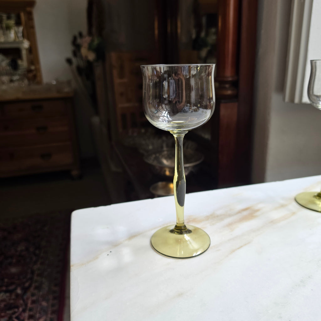 4er Set Mid-Century Römer Weingläser mit grünem Stiel – Elegante Vintage-Gläser