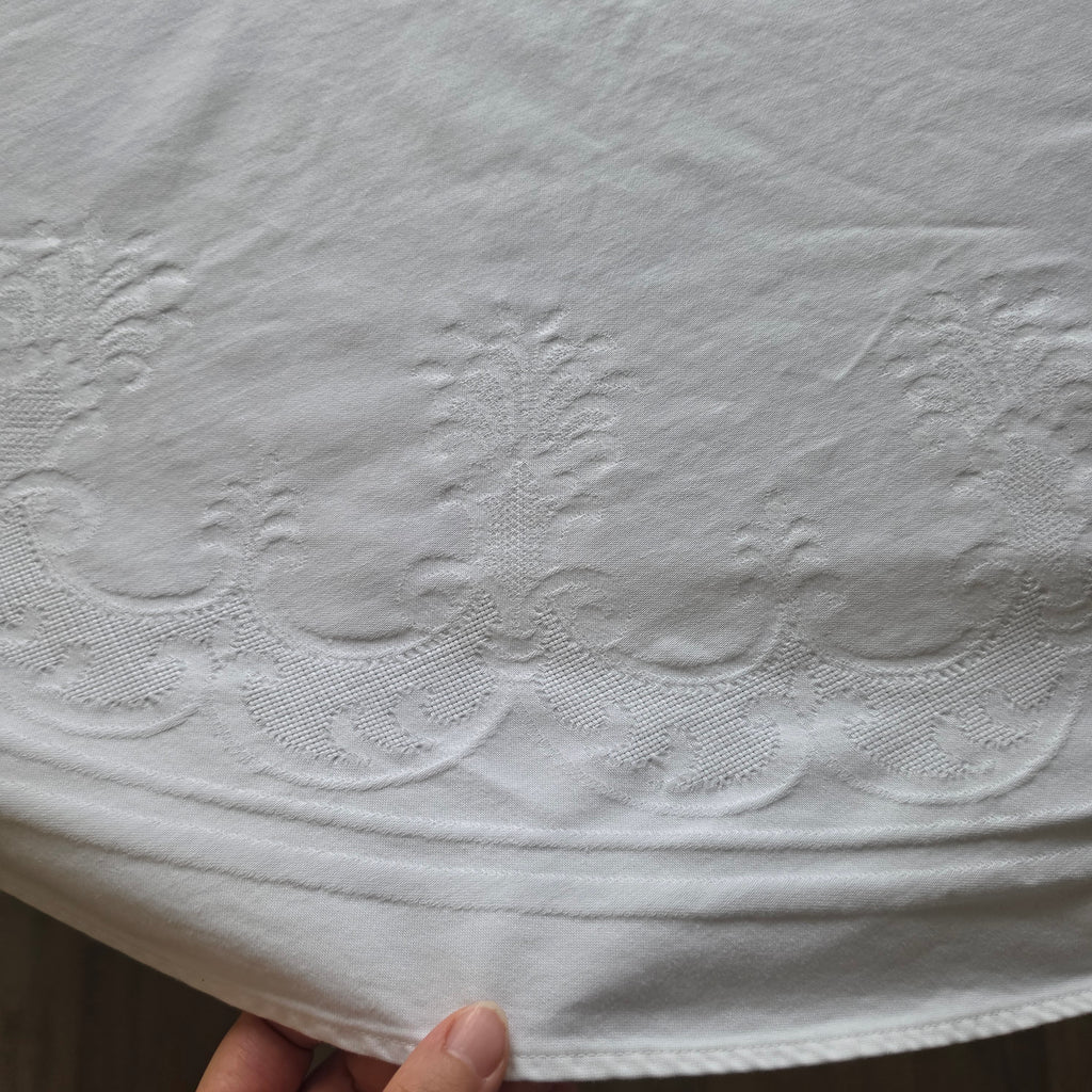 Vintage Irisette Damast-Tischdecke – Rund - 100% Baumwolle - weiß mit Ornamenten - 150cm
