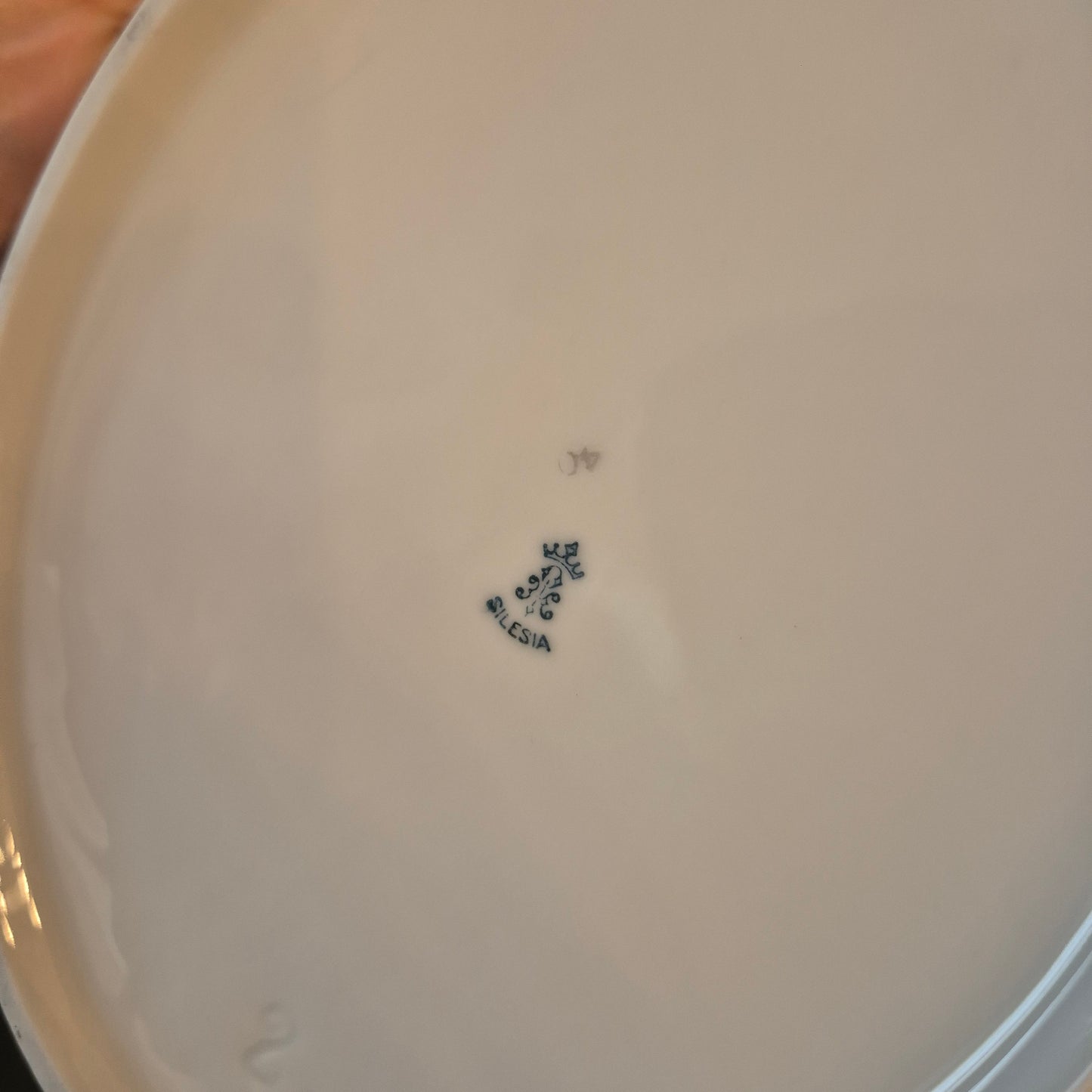 Alte kleine Suppenterrine mit Deckel Vintage Silesia Porzellan weiß gold schwarz