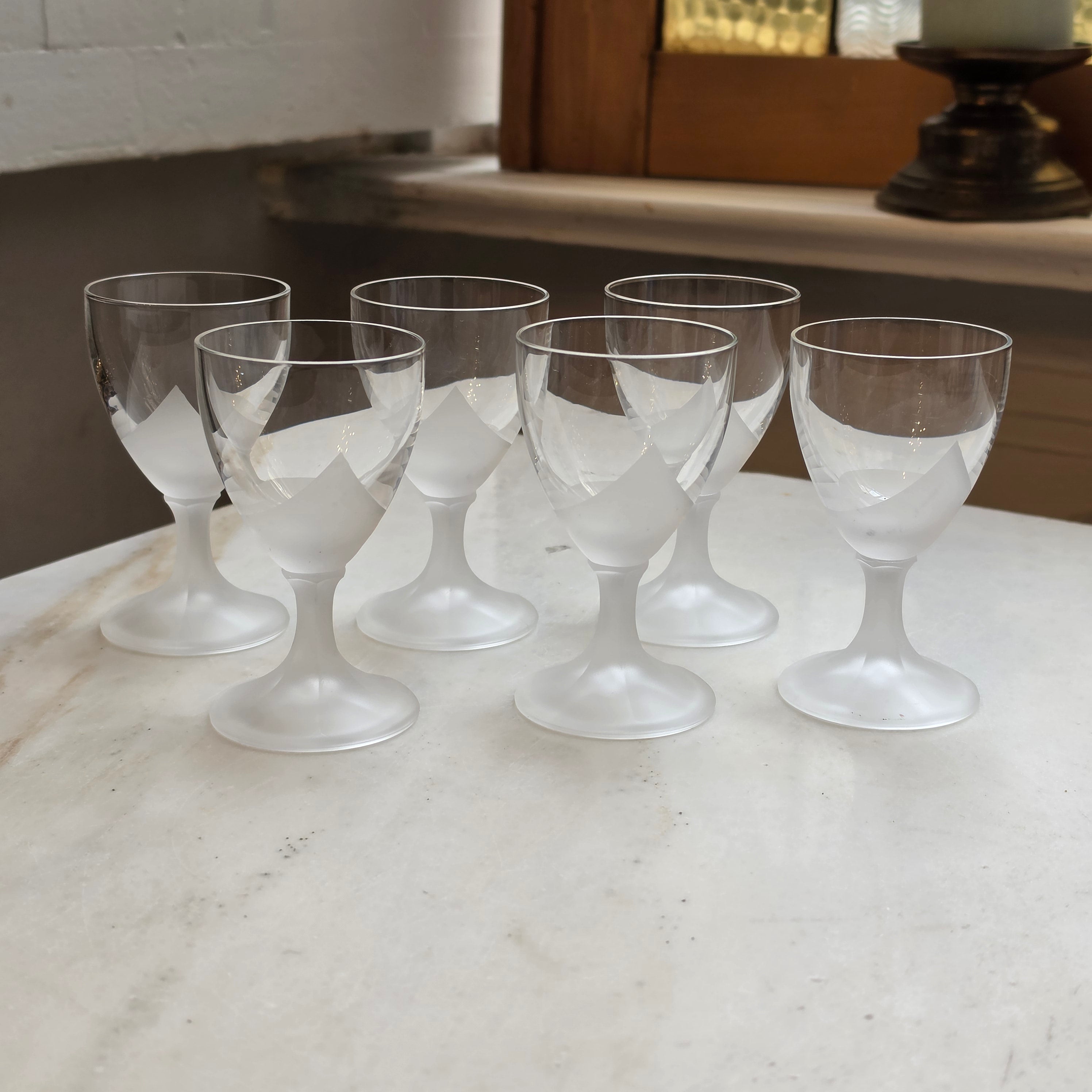 6x elegante, kleine satinierte Likörgläser - Schnapsgläser