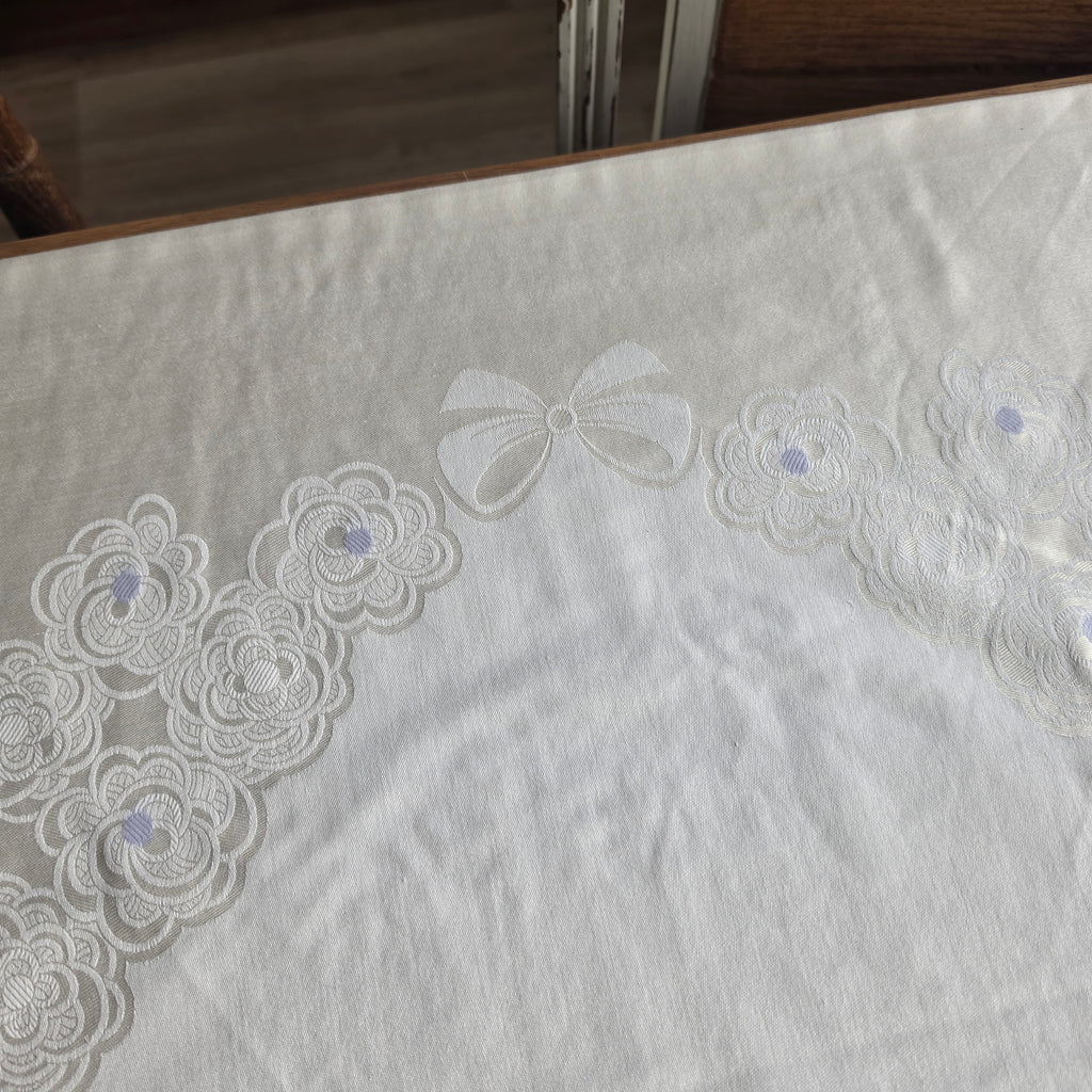 Antiker großer Jugendstil Kopfkissenbezug mit Häkelspitze 75x80cm Baumwolle wei Vintage Kissenbezug mit floraler Relief-Webung & Schleifendetails – Creme