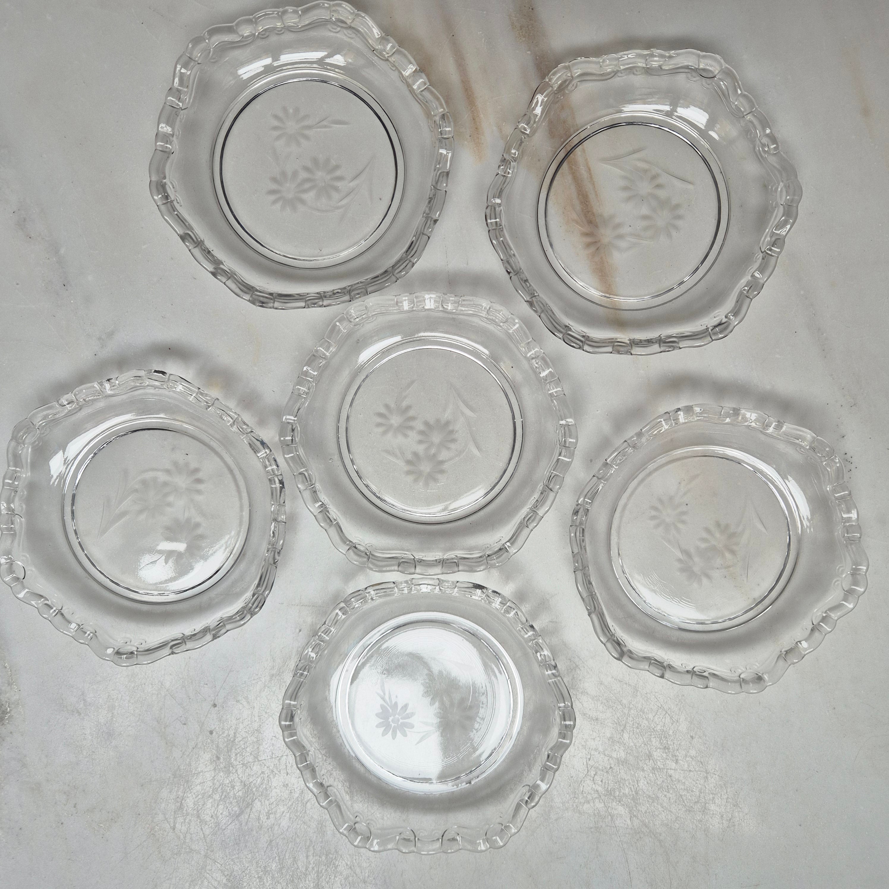 6x Vintage Glas oder Bleikristall Schalen Kuchen Teller mit Blumenmuster