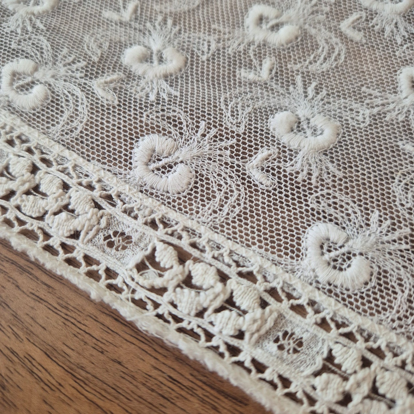 1x Antike handgemachte Spitze Borte Stickerei 16x78cm Zierdeckchen