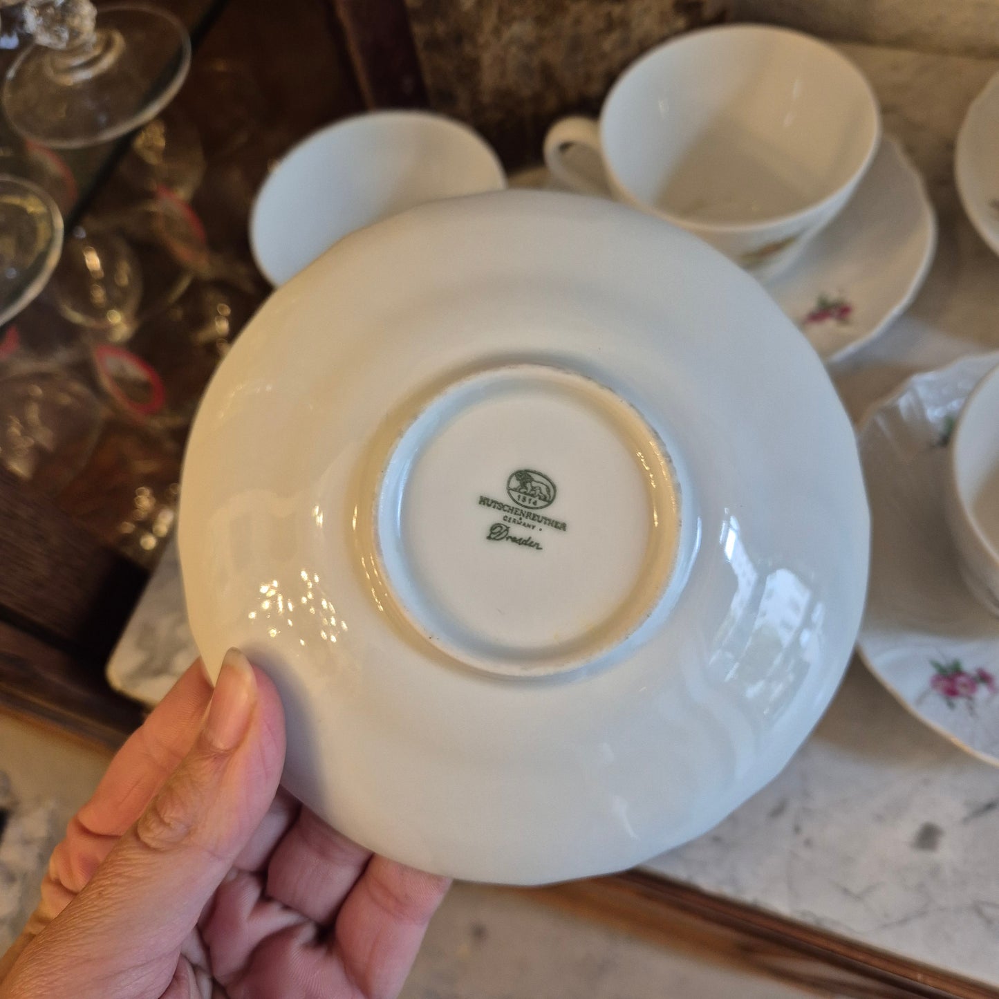 6x Antike Hutschenreuther Porzellan Tassen mit Untertassen mit Blumenmotiv Reliefrand Tee Kaffee