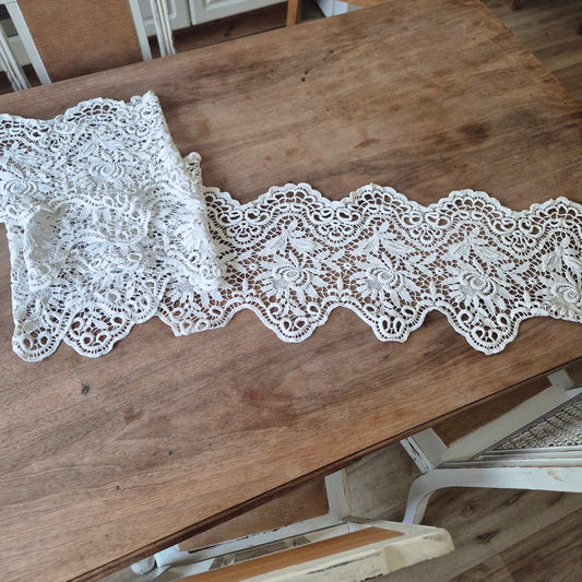 Antike handgemachte Spitze Borte geklöppelt gehäkelt 32x245cm für Handarbeiten