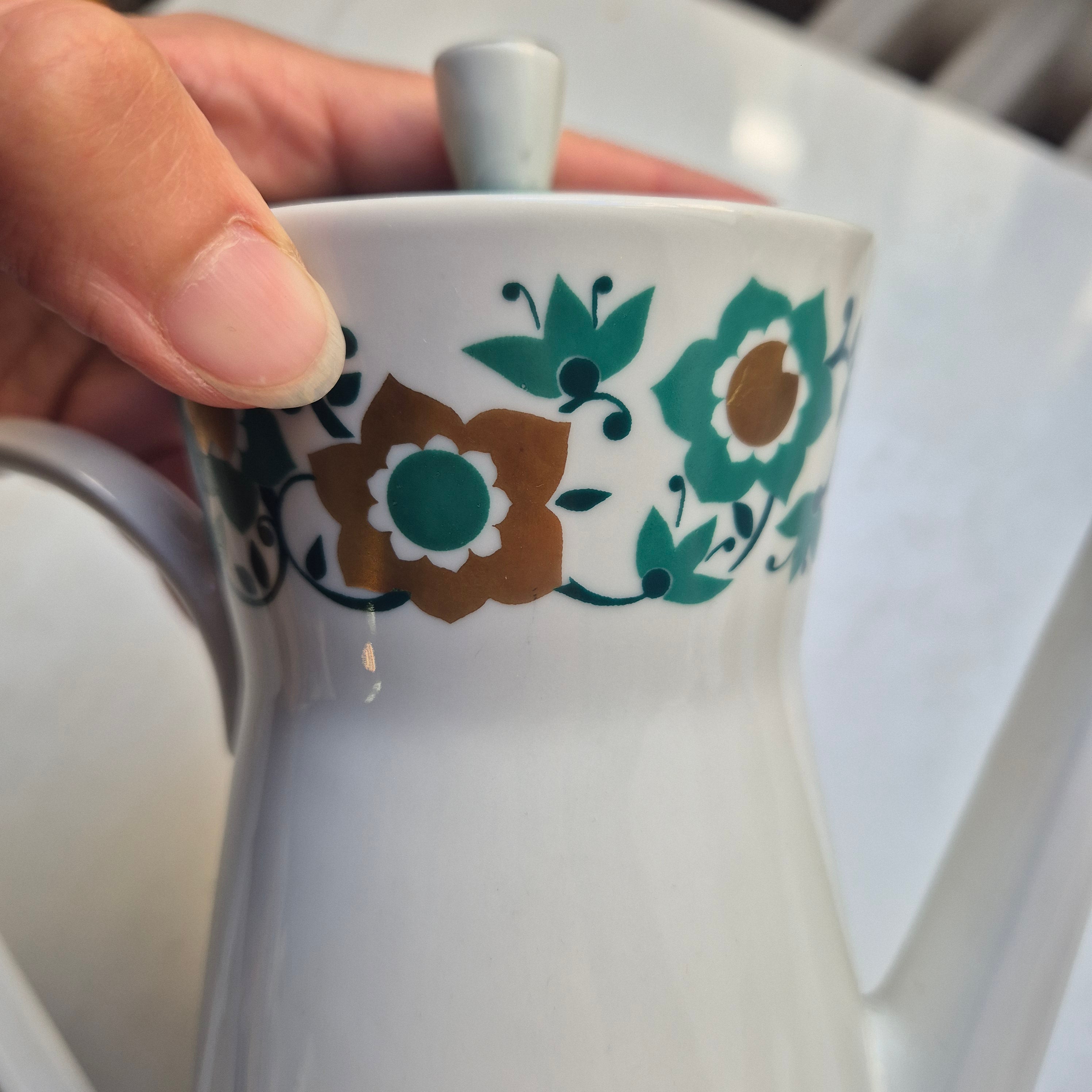 Lettin Porzellan Kaffeekanne 60er Jahre - mit Goldaktzenten